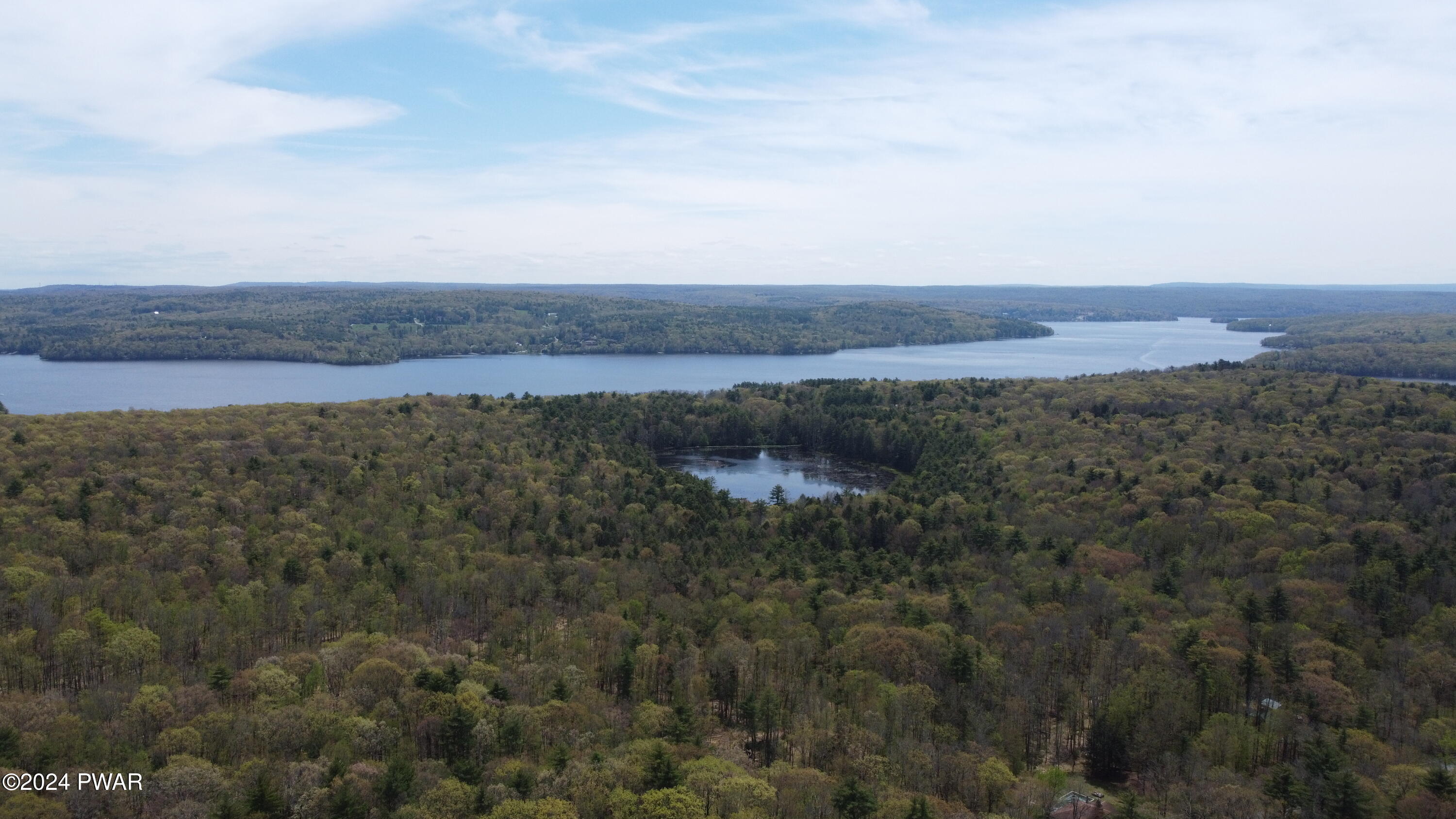 Lakeville, Pennsylvania 18438, United States, 2 Bedrooms Bedrooms, ,2 BathroomsBathrooms,Residential,Pending,58639