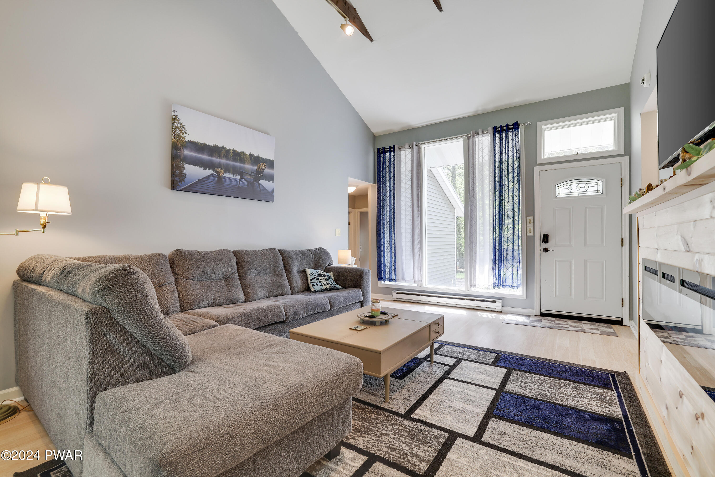 Lakeville, Pennsylvania 18438, United States, 2 Bedrooms Bedrooms, ,2 BathroomsBathrooms,Residential,Pending,58639