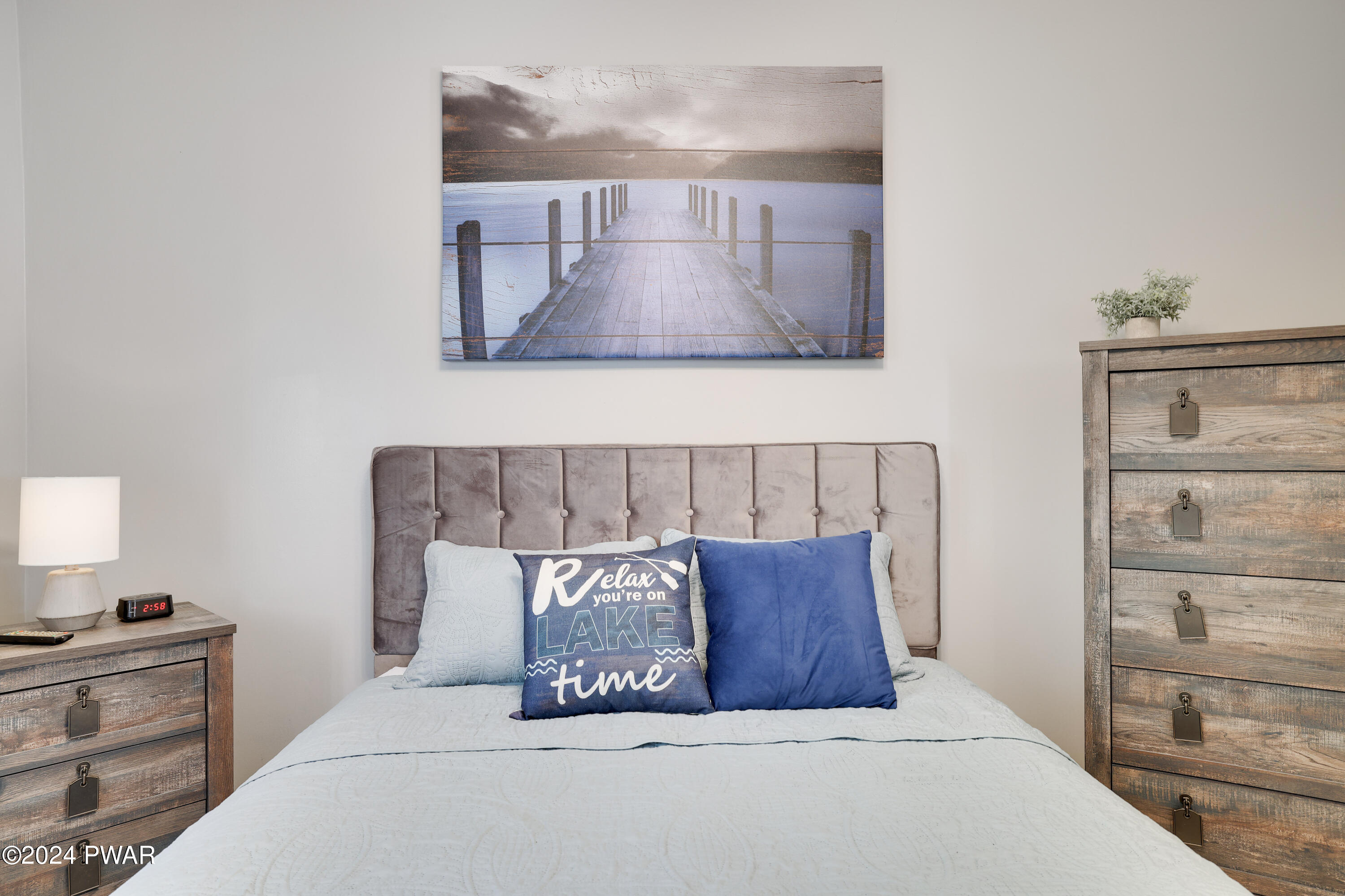 Lakeville, Pennsylvania 18438, United States, 2 Bedrooms Bedrooms, ,2 BathroomsBathrooms,Residential,Pending,58639