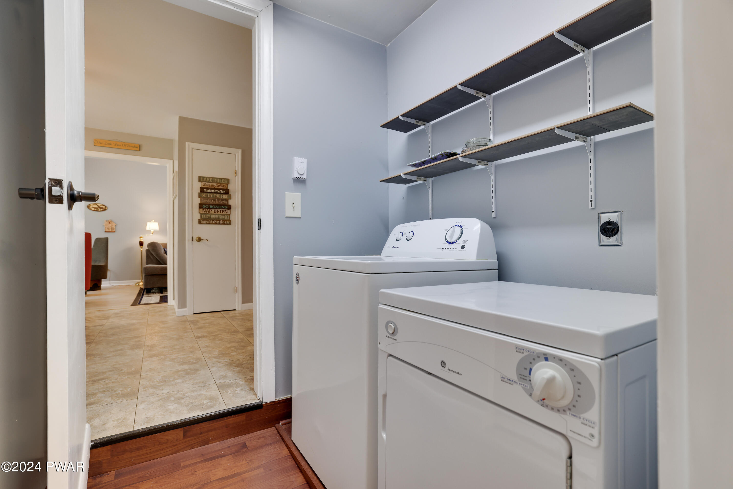 Lakeville, Pennsylvania 18438, United States, 2 Bedrooms Bedrooms, ,2 BathroomsBathrooms,Residential,Pending,58639