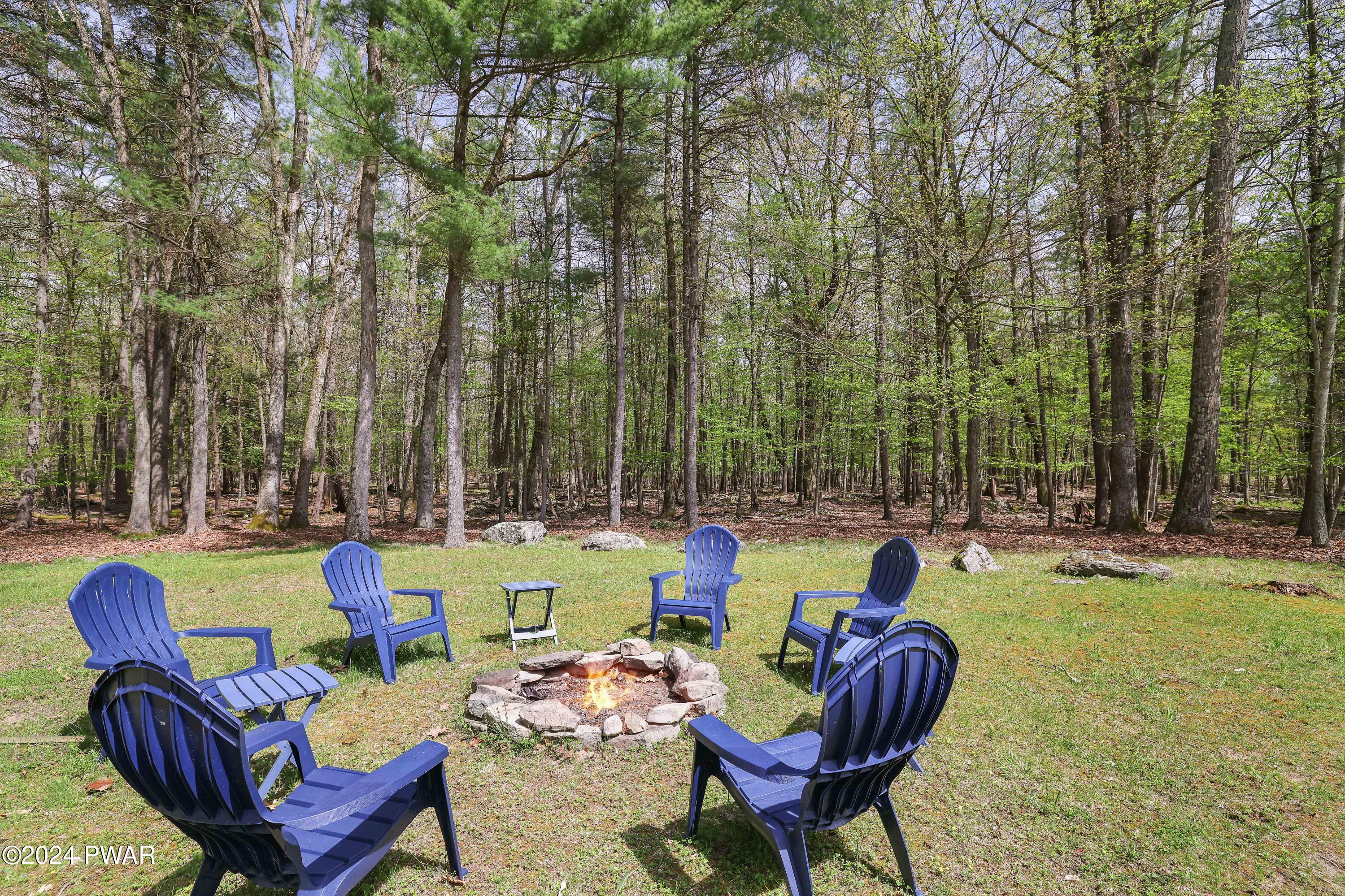 Lakeville, Pennsylvania 18438, United States, 2 Bedrooms Bedrooms, ,2 BathroomsBathrooms,Residential,Pending,58639