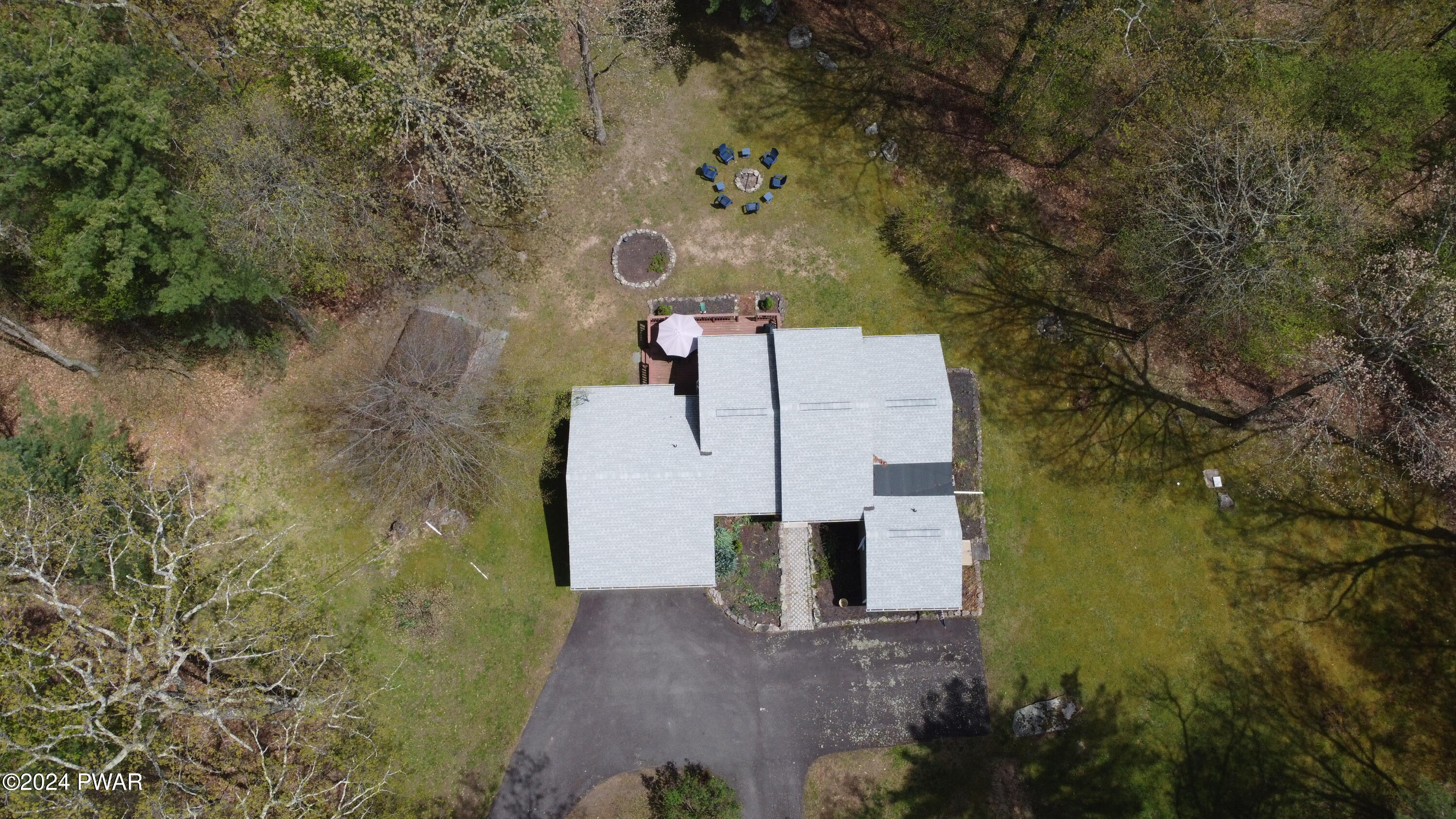 Lakeville, Pennsylvania 18438, United States, 2 Bedrooms Bedrooms, ,2 BathroomsBathrooms,Residential,Pending,58639