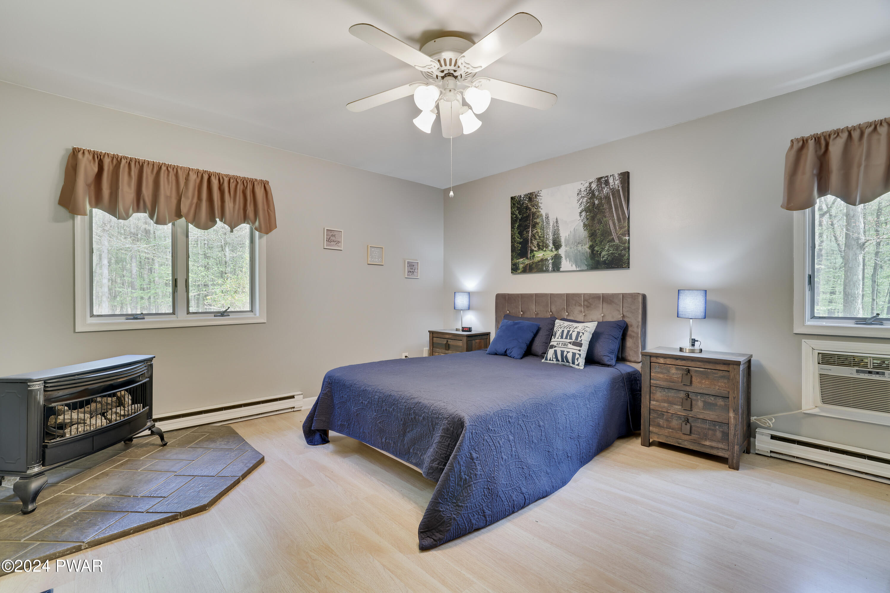 Lakeville, Pennsylvania 18438, United States, 2 Bedrooms Bedrooms, ,2 BathroomsBathrooms,Residential,Pending,58639