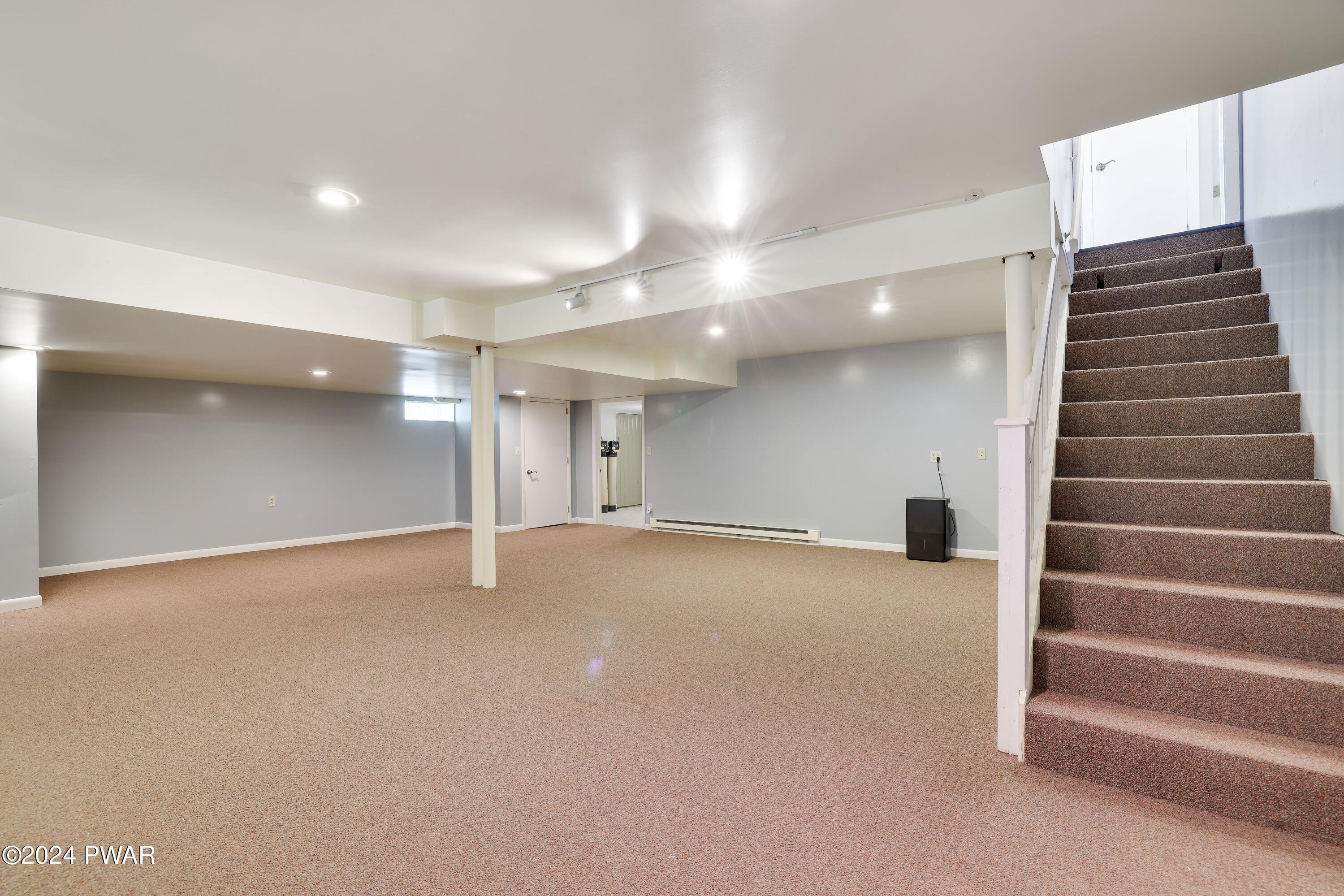 Lakeville, Pennsylvania 18438, United States, 2 Bedrooms Bedrooms, ,2 BathroomsBathrooms,Residential,Pending,58639