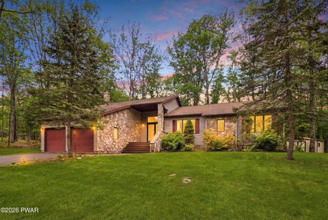 Homes For Sale - 1197 Dewberry Drive<br/> Hawley, PA 18428
