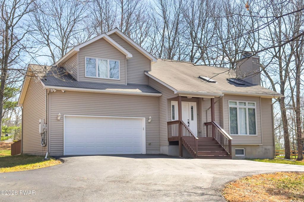 Photo of 127 Lakewood Drive, Milford, PA 18337 (MLS # PW260922)