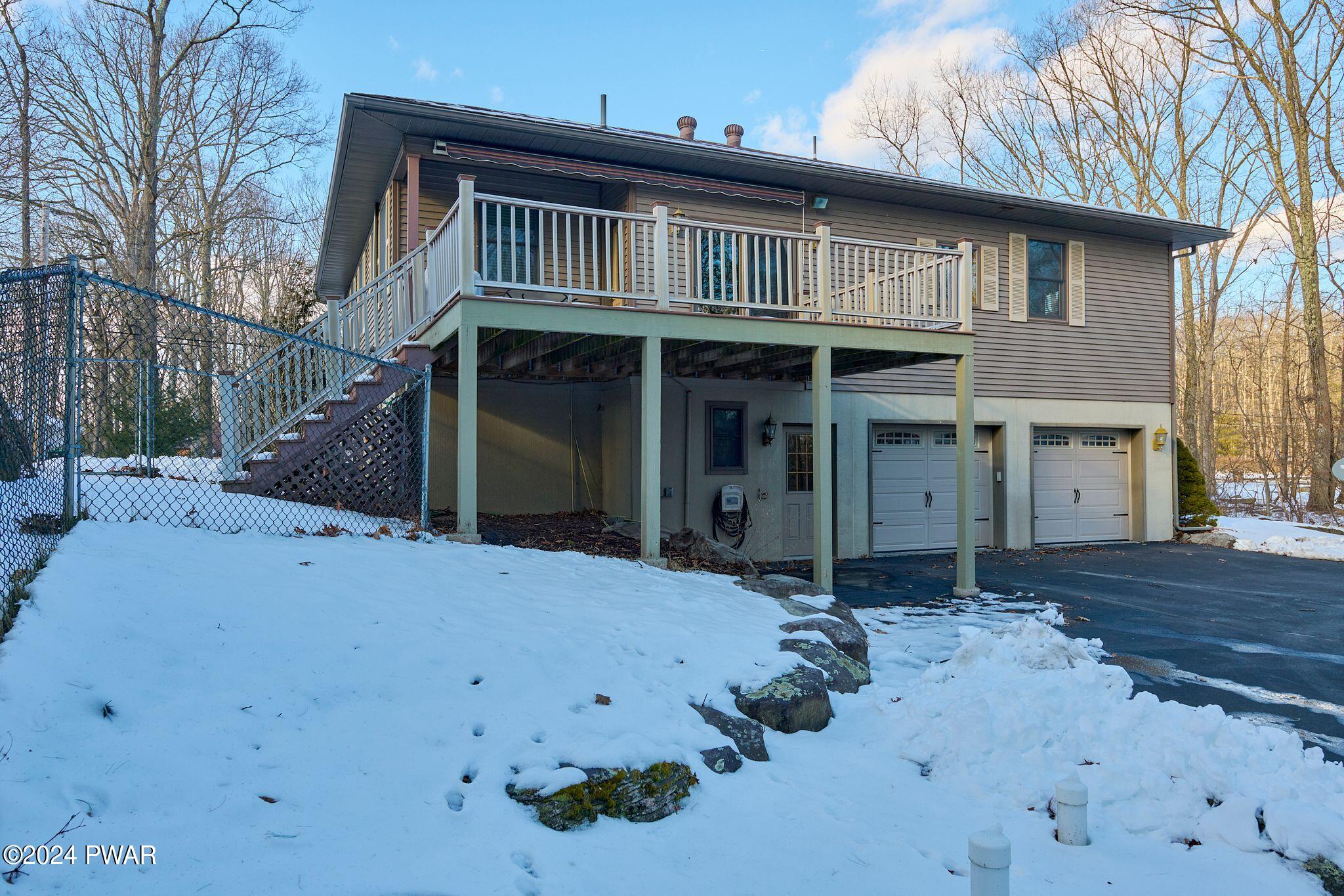 Hawley, Pennsylvania 18428, United States, 4 Bedrooms Bedrooms, ,3 BathroomsBathrooms,Residential,Pending,64162