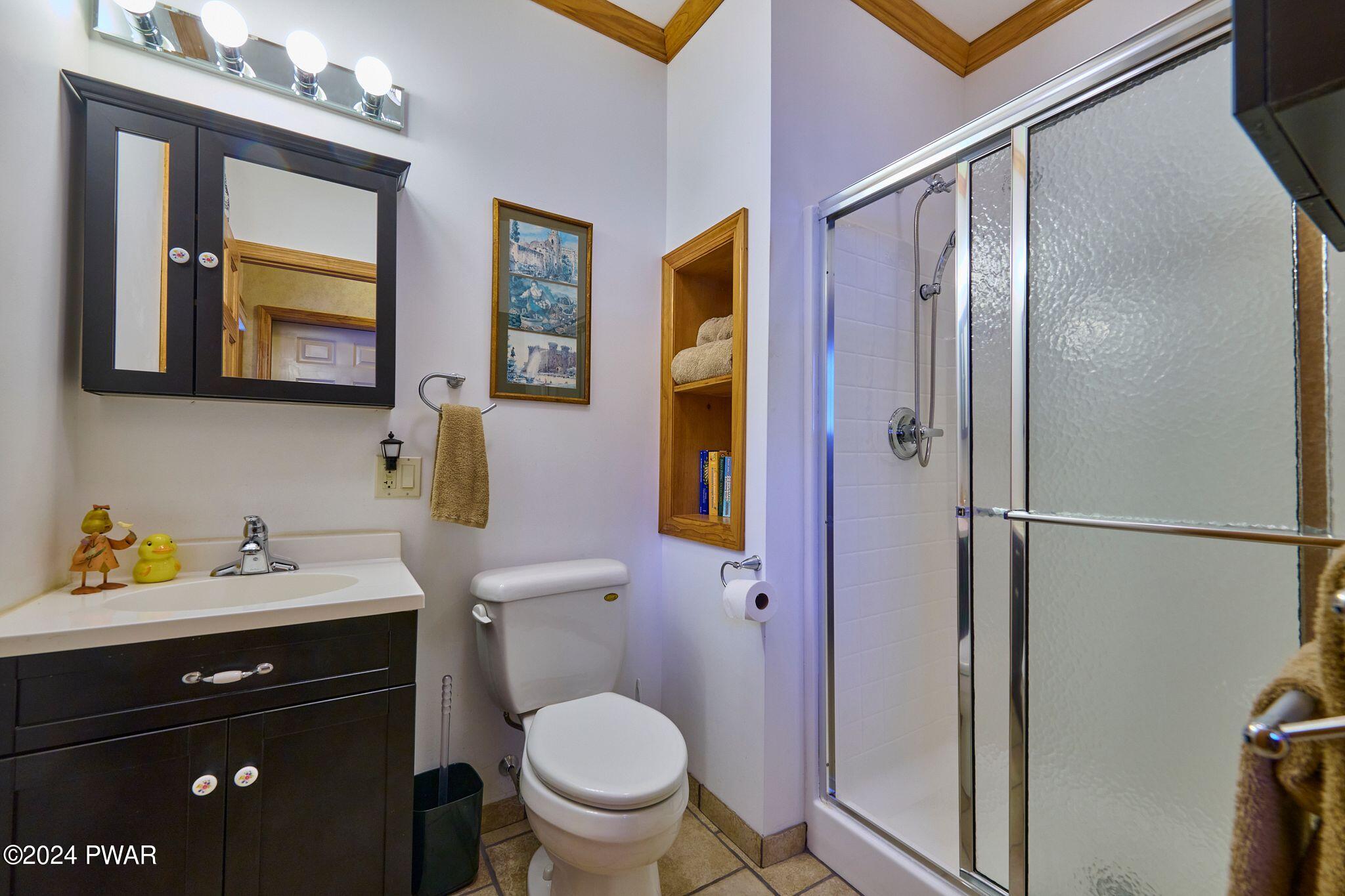 Hawley, Pennsylvania 18428, United States, 4 Bedrooms Bedrooms, ,3 BathroomsBathrooms,Residential,Pending,64162