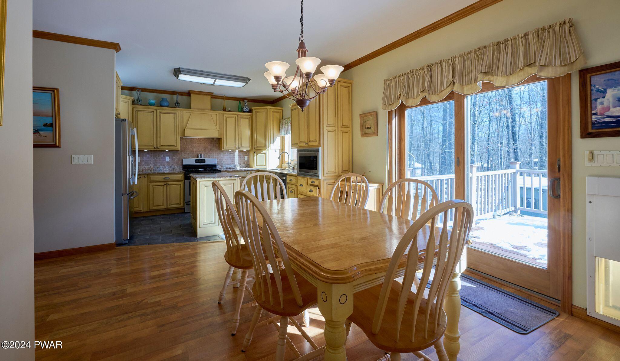 Hawley, Pennsylvania 18428, United States, 4 Bedrooms Bedrooms, ,3 BathroomsBathrooms,Residential,Pending,64162