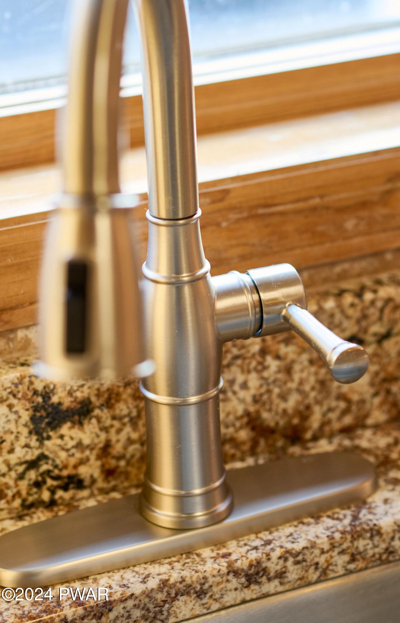 Hawley, Pennsylvania 18428, United States, 4 Bedrooms Bedrooms, ,3 BathroomsBathrooms,Residential,Pending,64162