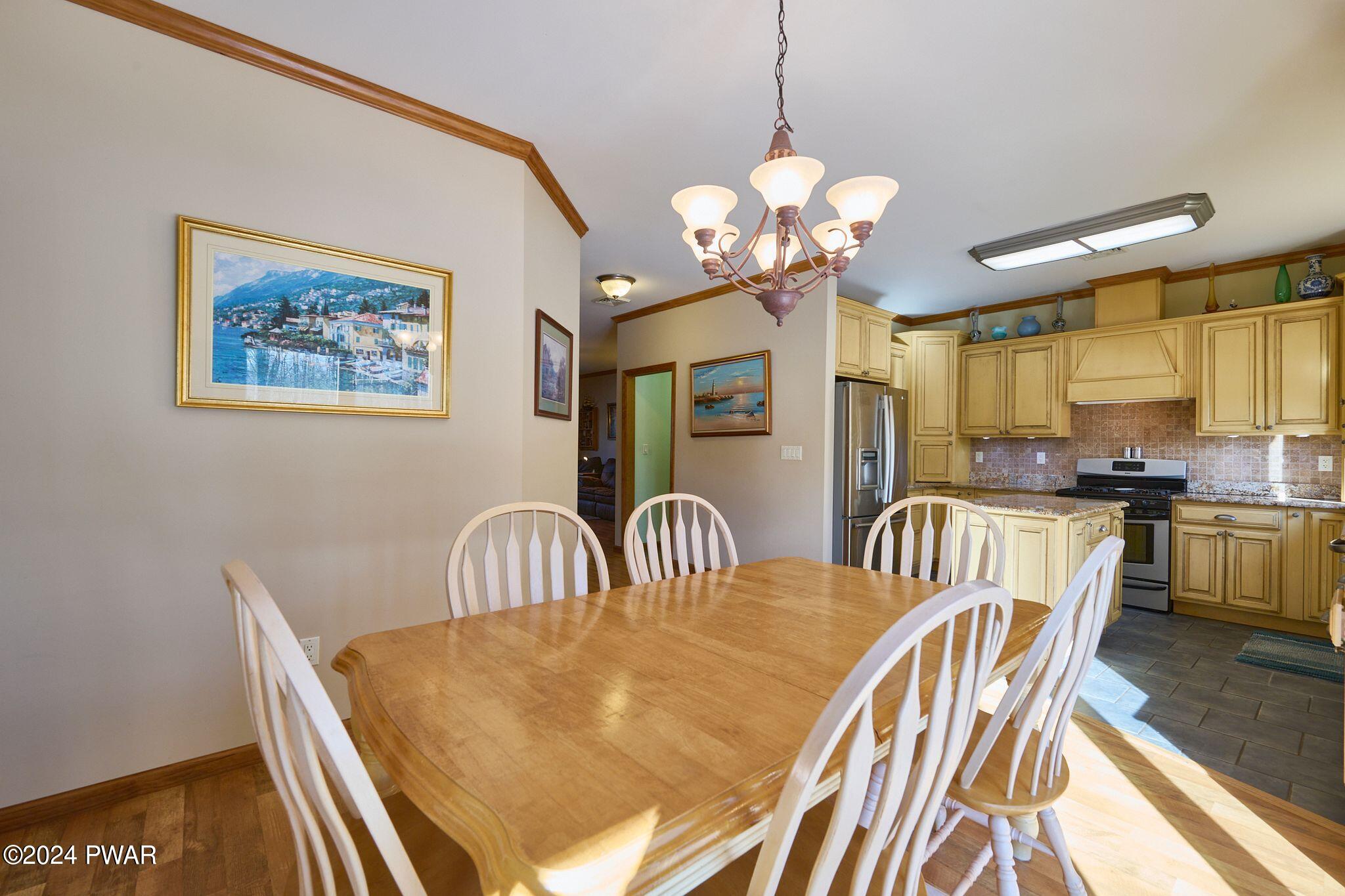 Hawley, Pennsylvania 18428, United States, 4 Bedrooms Bedrooms, ,3 BathroomsBathrooms,Residential,Pending,64162