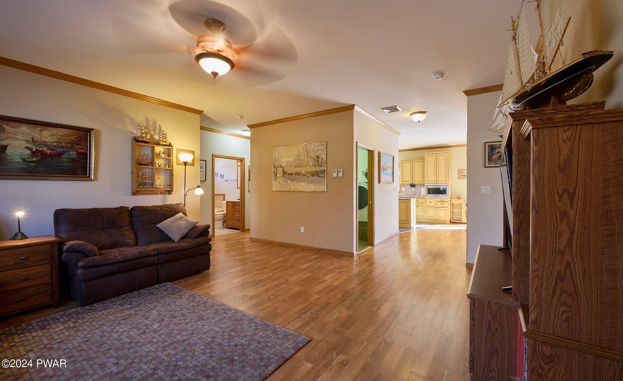 Hawley, Pennsylvania 18428, United States, 4 Bedrooms Bedrooms, ,3 BathroomsBathrooms,Residential,Pending,64162