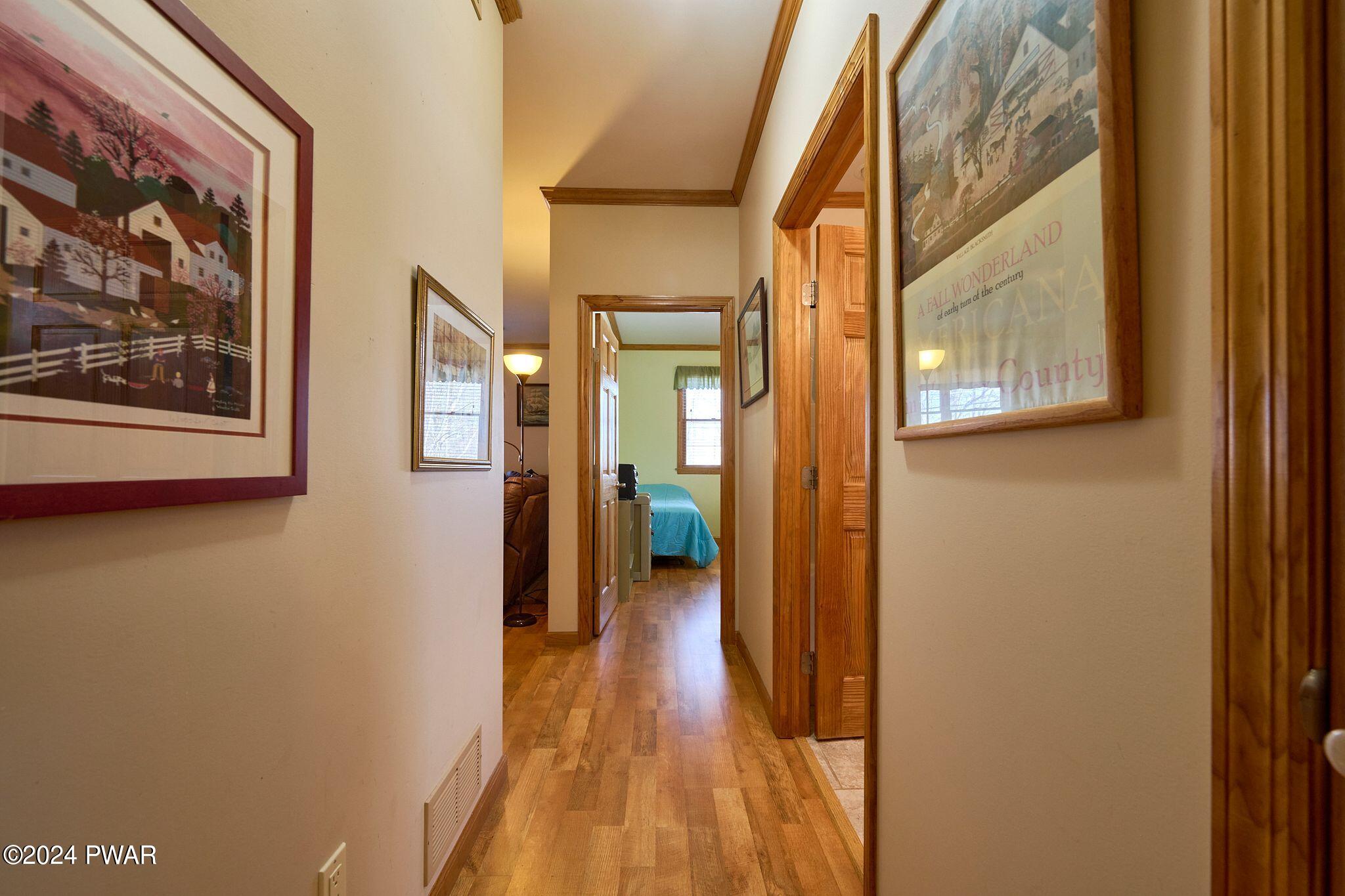 Hawley, Pennsylvania 18428, United States, 4 Bedrooms Bedrooms, ,3 BathroomsBathrooms,Residential,Pending,64162