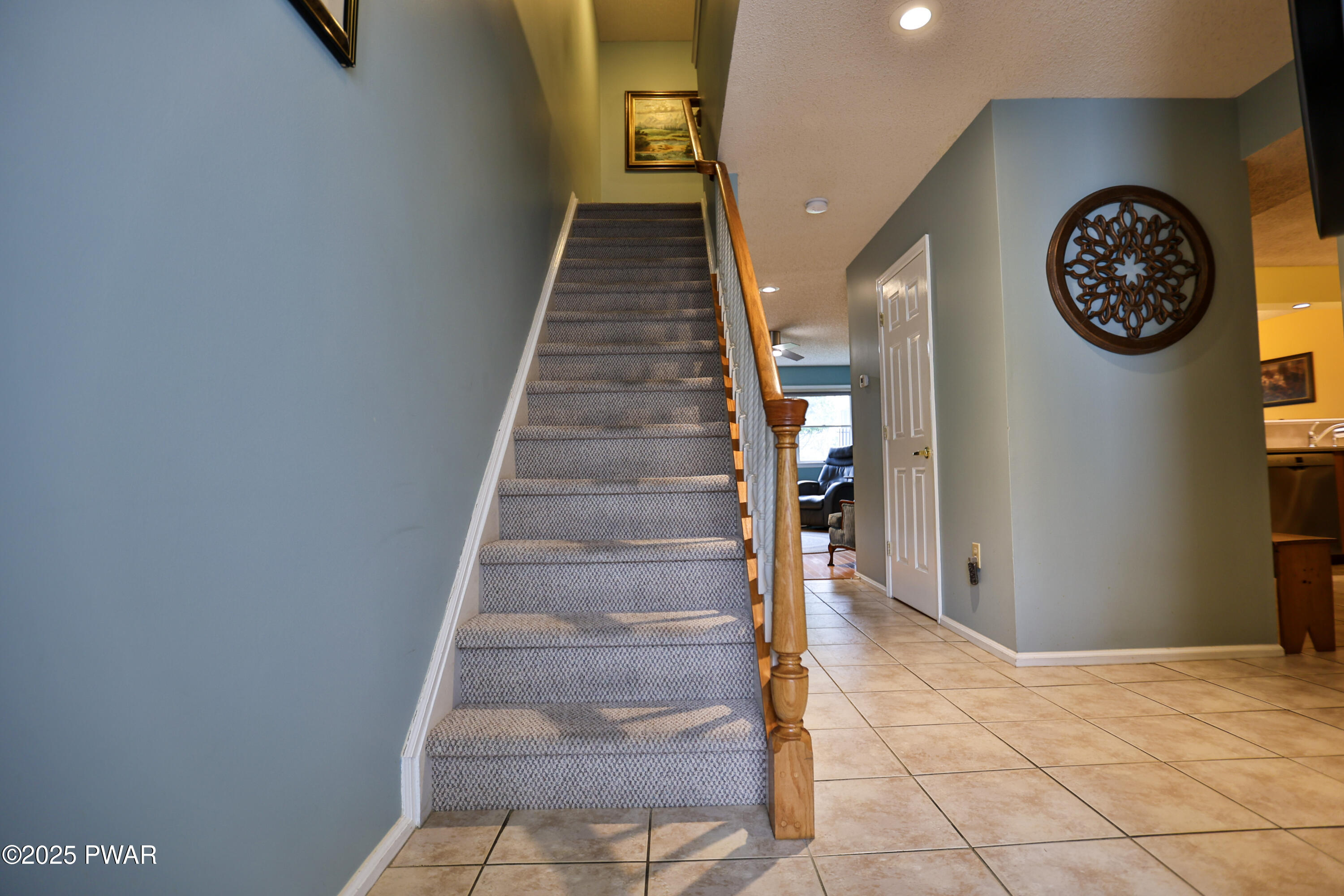 3009 Grey Cliff Way, Milford, Pennsylvania image 4