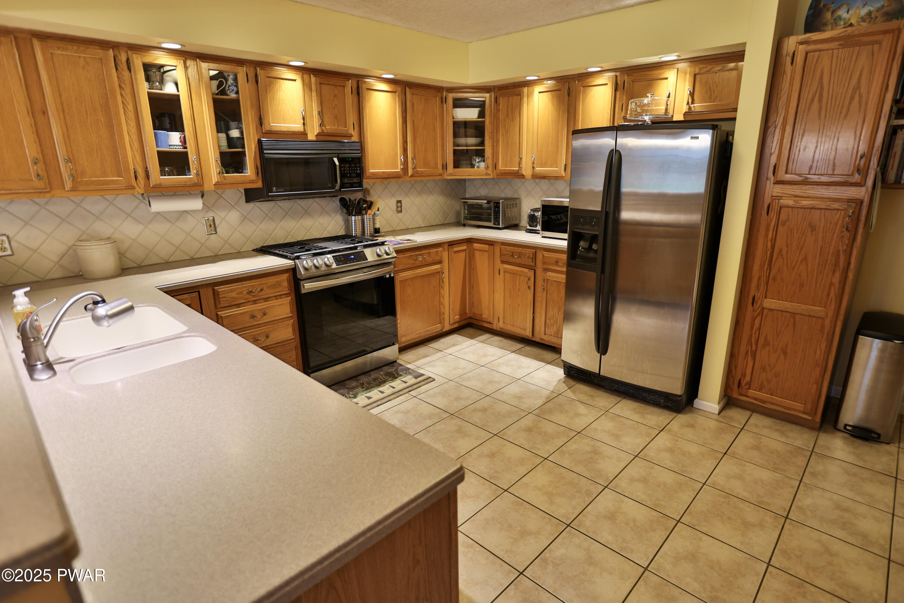 3009 Grey Cliff Way, Milford, Pennsylvania image 12