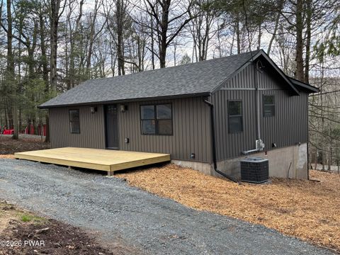 Homes For Sale - 95 Bruin Road<br/> Wayne County, Lake Ariel, PA 18436