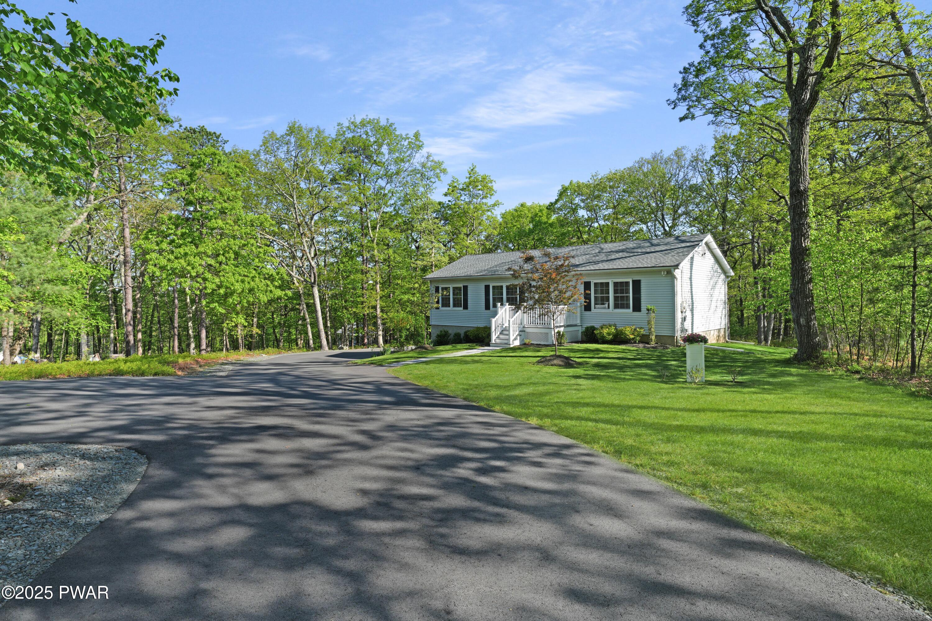 102 Bayberry Court, Dingmans Ferry, Pennsylvania image 2
