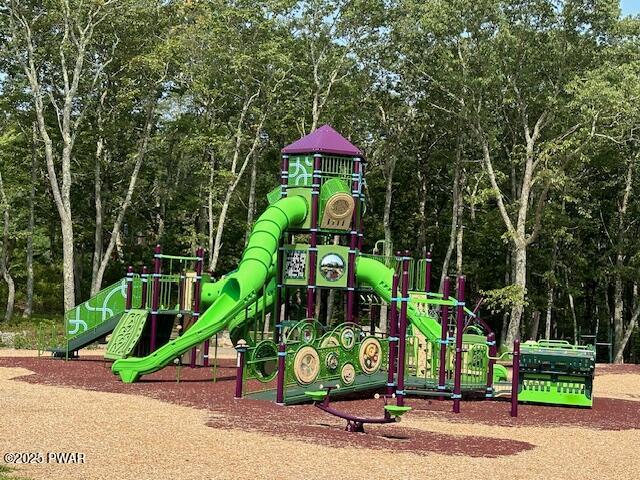 Lords Valley, Pennsylvania 18428, United States, 2 Bedrooms Bedrooms, ,2 BathroomsBathrooms,Residential,Active,173677