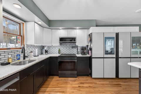 Homes For Sale - 111 French Coach Road<br/> Milford, PA 18337