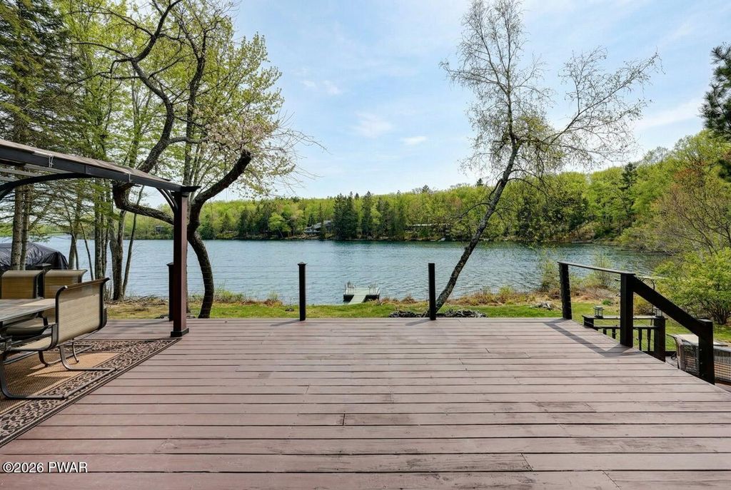 Photo of 806 Widgeon Court, Lords Valley, PA 18428 (MLS # PW260954)