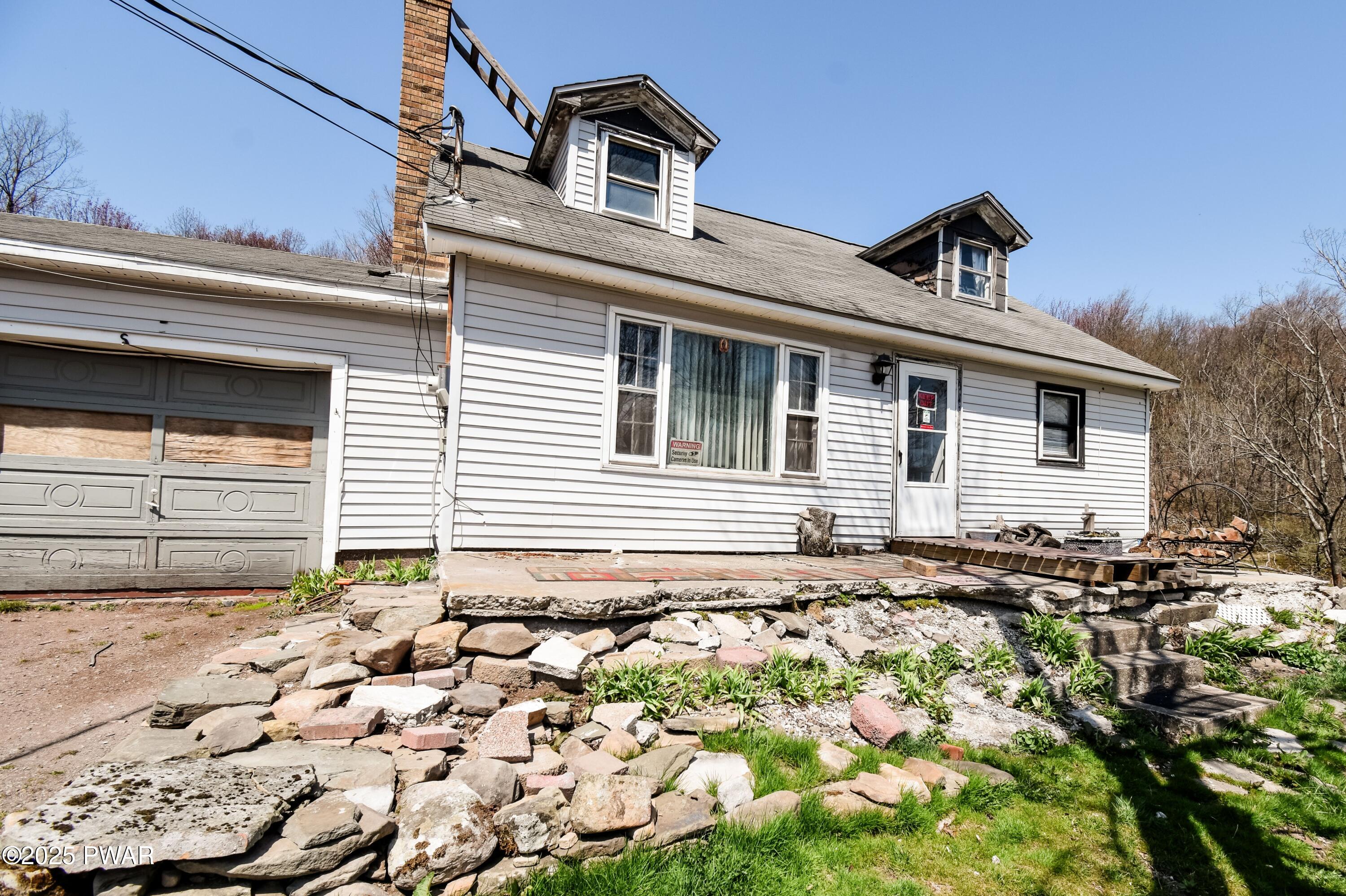 429 Flat Rock Road, Forest City, Pennsylvania image 4