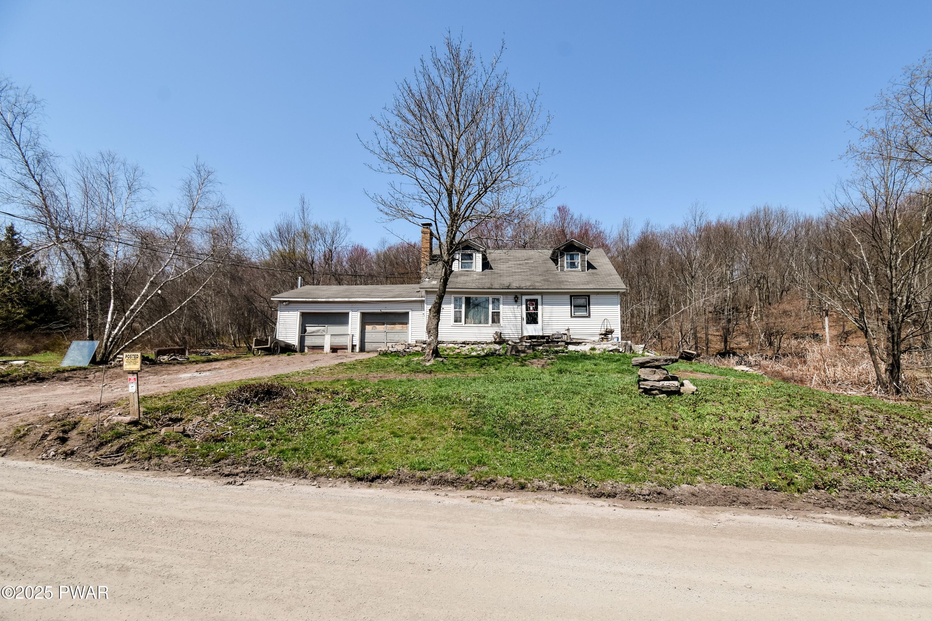 429 Flat Rock Road, Forest City, Pennsylvania image 2