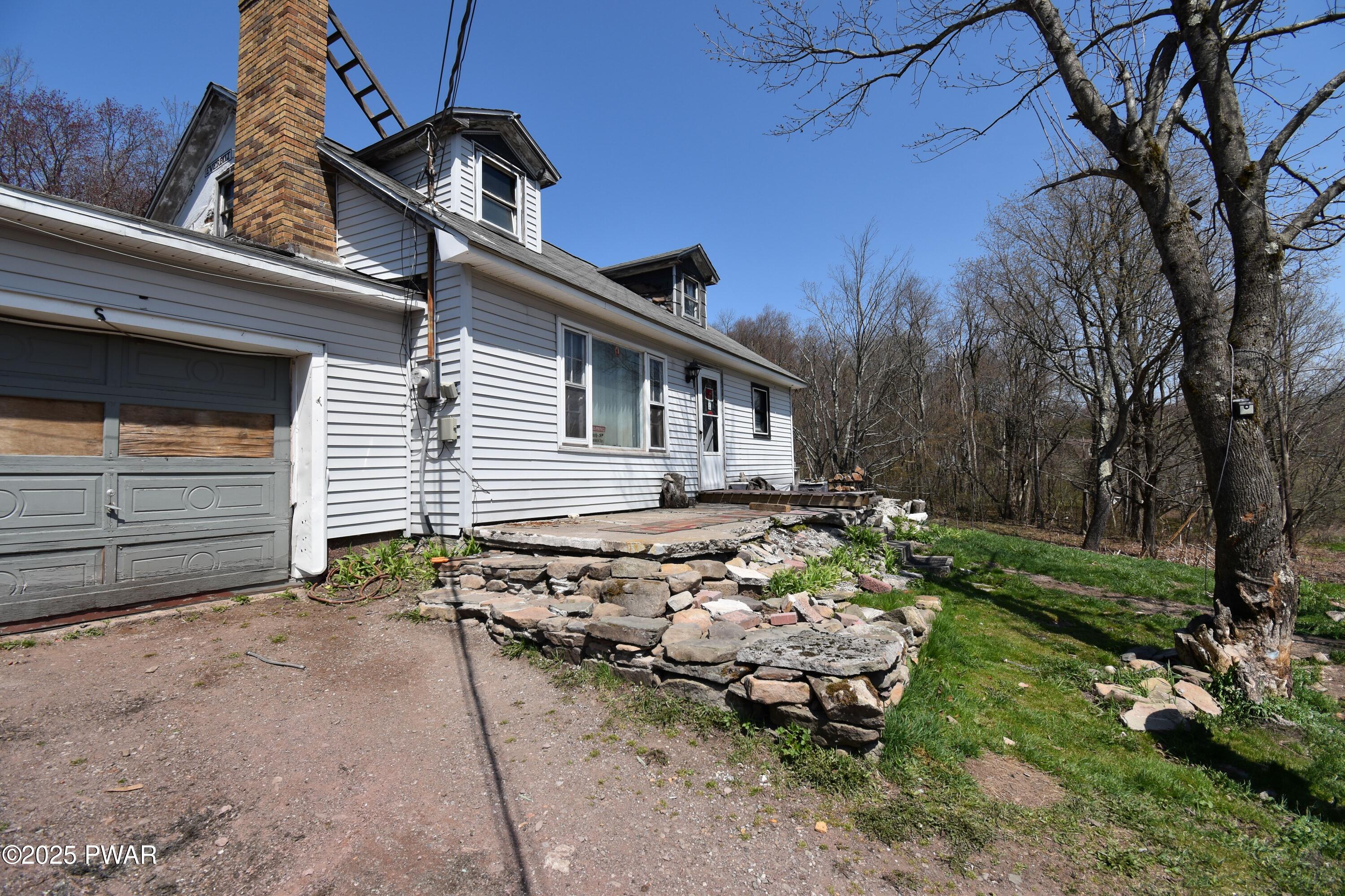 429 Flat Rock Road, Forest City, Pennsylvania image 5