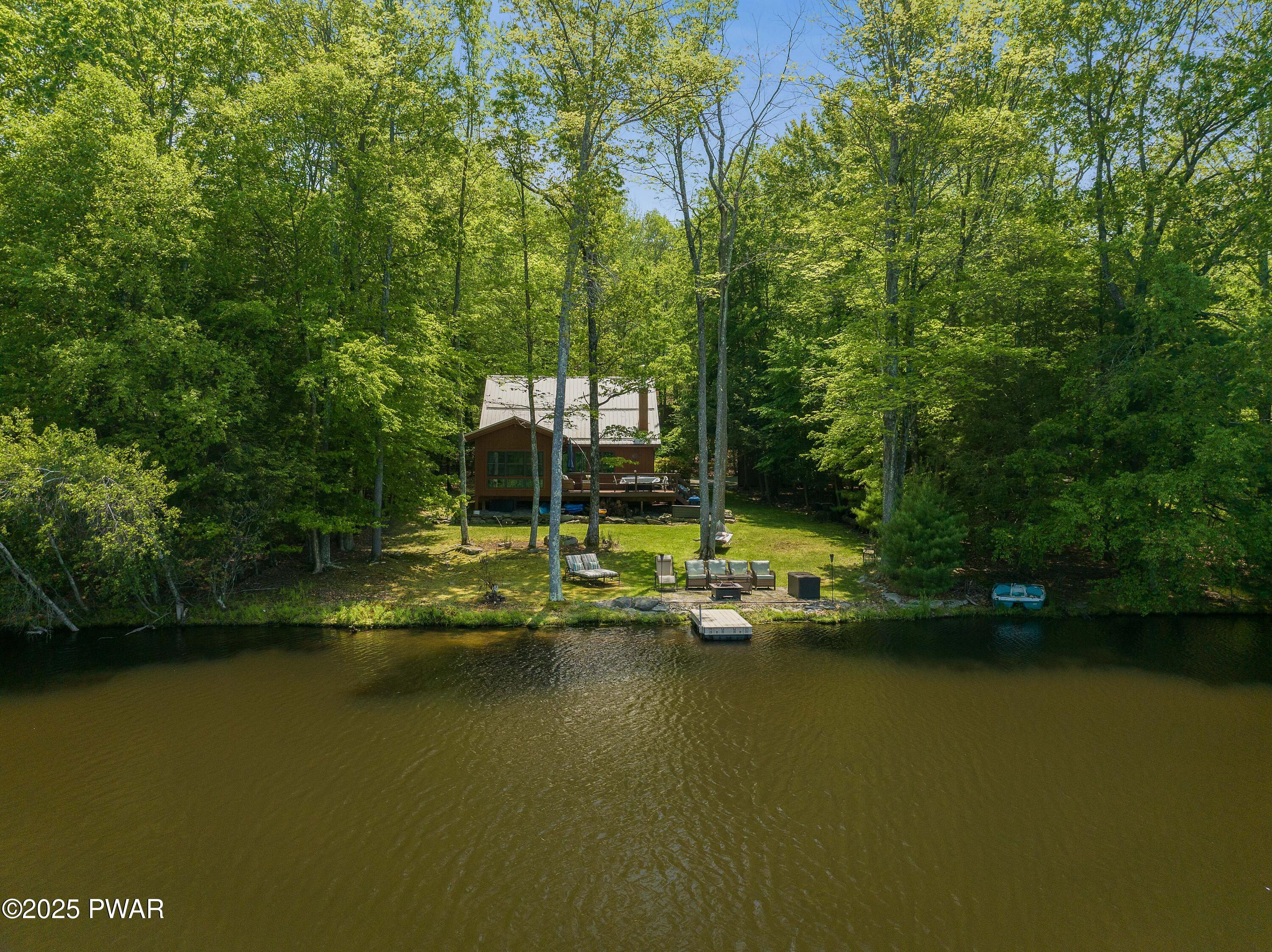 102 Lake Run, Greentown, Pennsylvania image 1