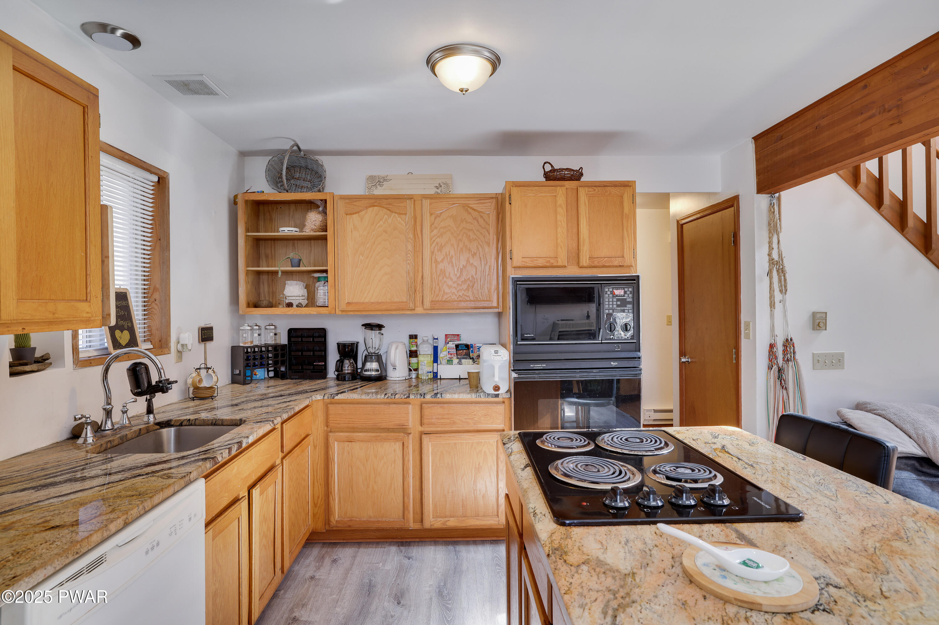 1239 Mink Trail, Bushkill, Pennsylvania image 3