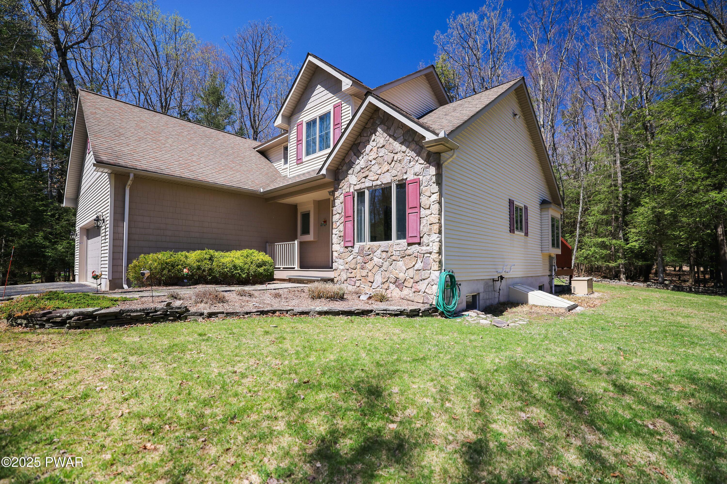 43 Spring Brook Circle, Lakeville, Pennsylvania image 2
