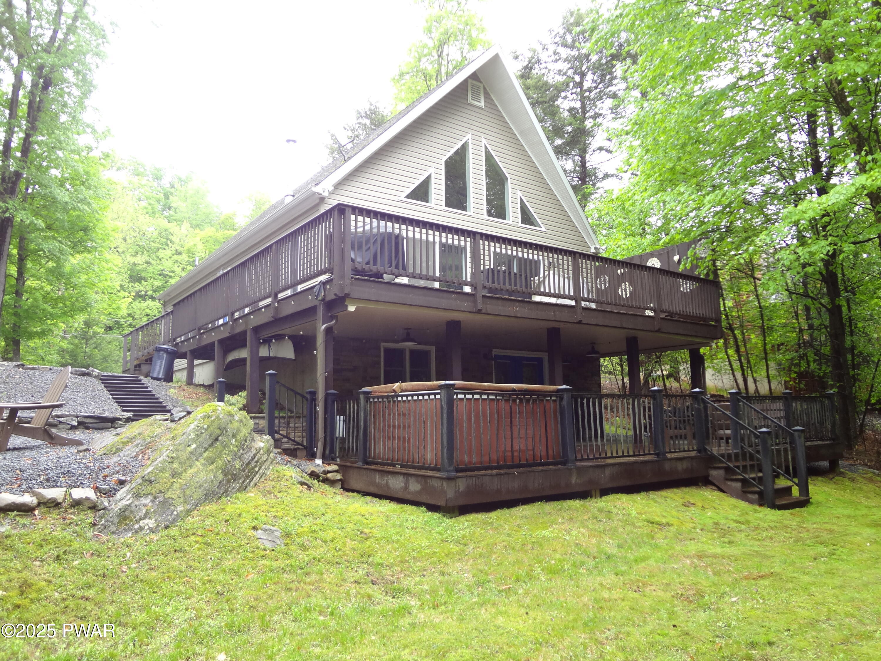 331 Wallenpaupack Drive, Greentown, Pennsylvania image 2