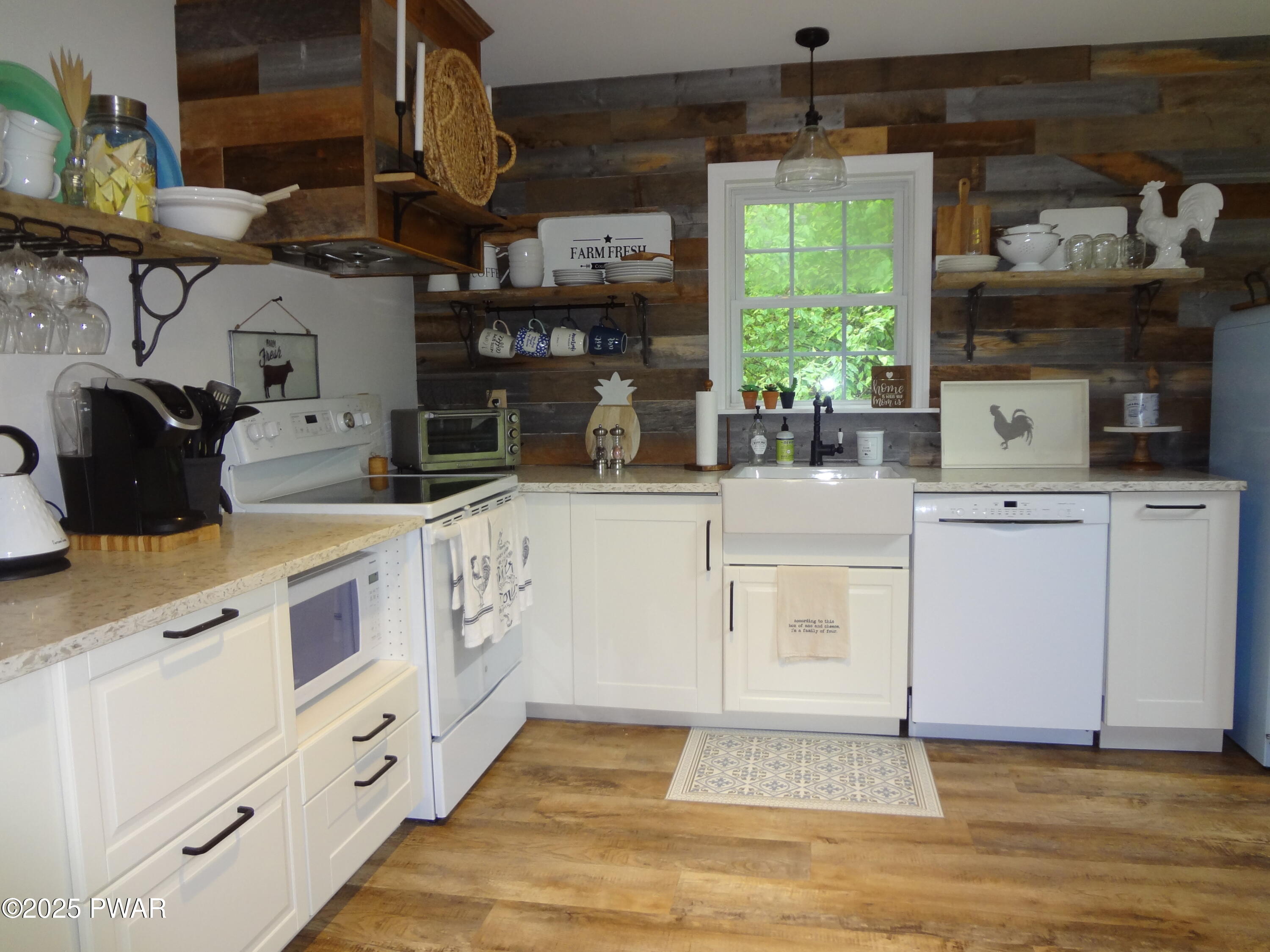 331 Wallenpaupack Drive, Greentown, Pennsylvania image 12