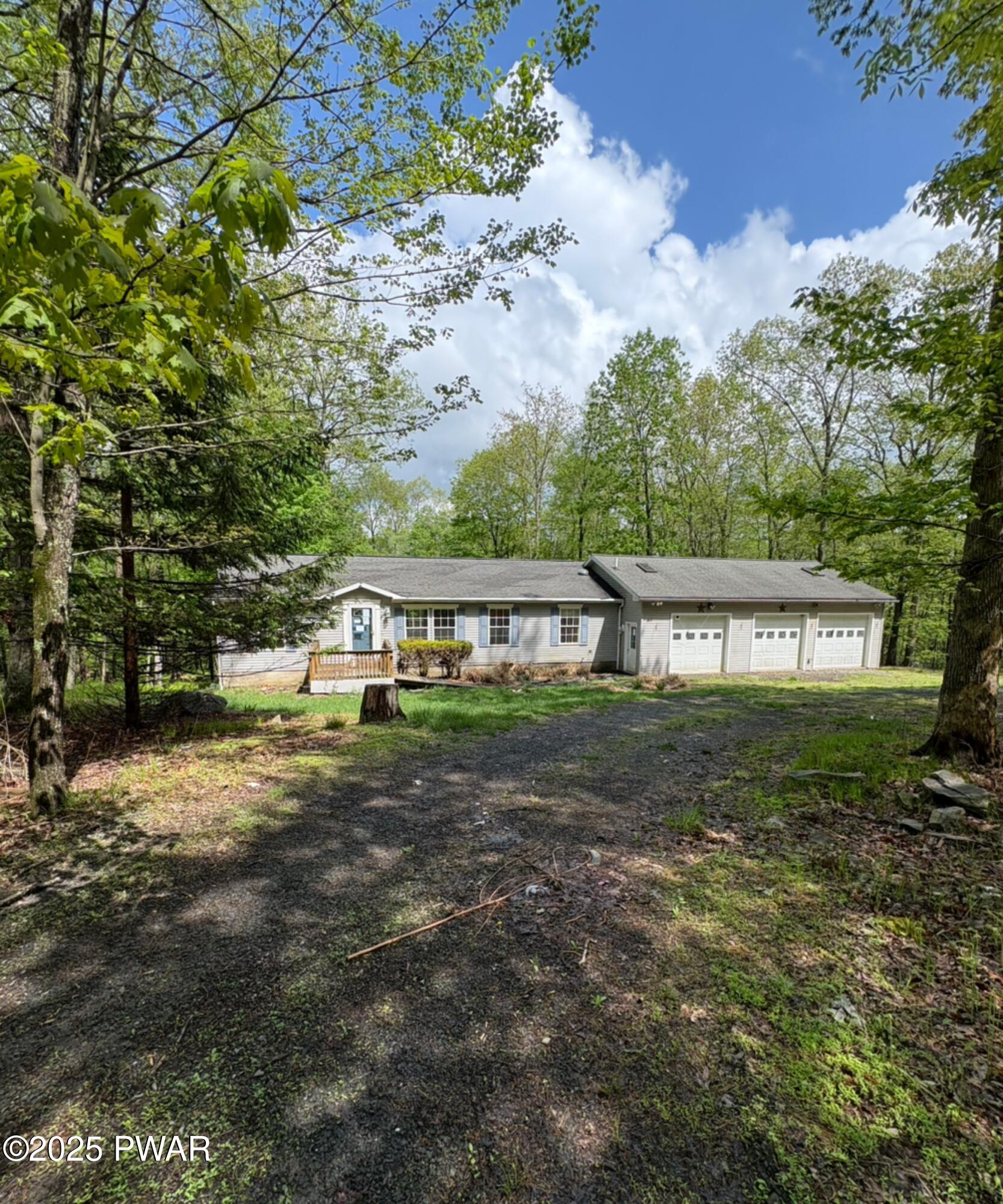 169 Robin Lane, East Stroudsburg, Pennsylvania image 2
