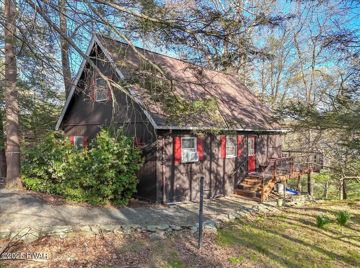 590 Evergreen Drive, Lakeville, Pennsylvania image 2