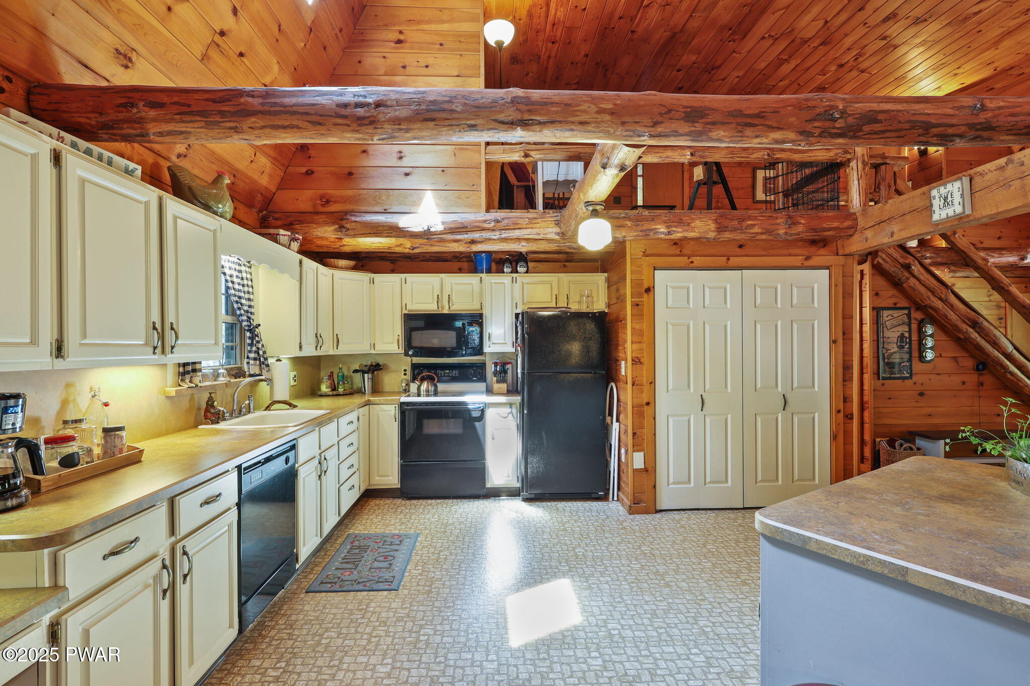 128 Timber Lane, Tafton, Pennsylvania image 8