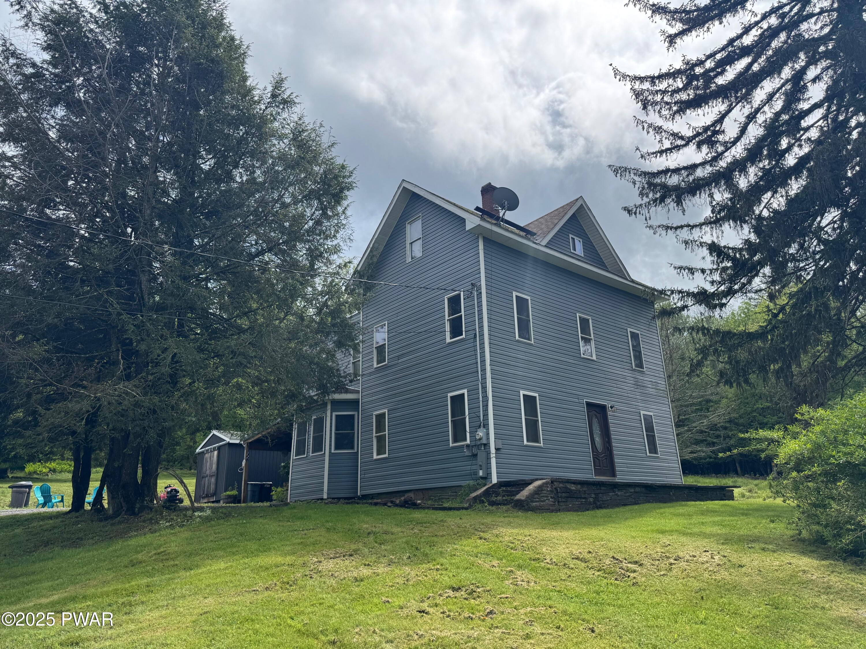 8 Kaiser Strasse, Beach Lake, Pennsylvania image 1