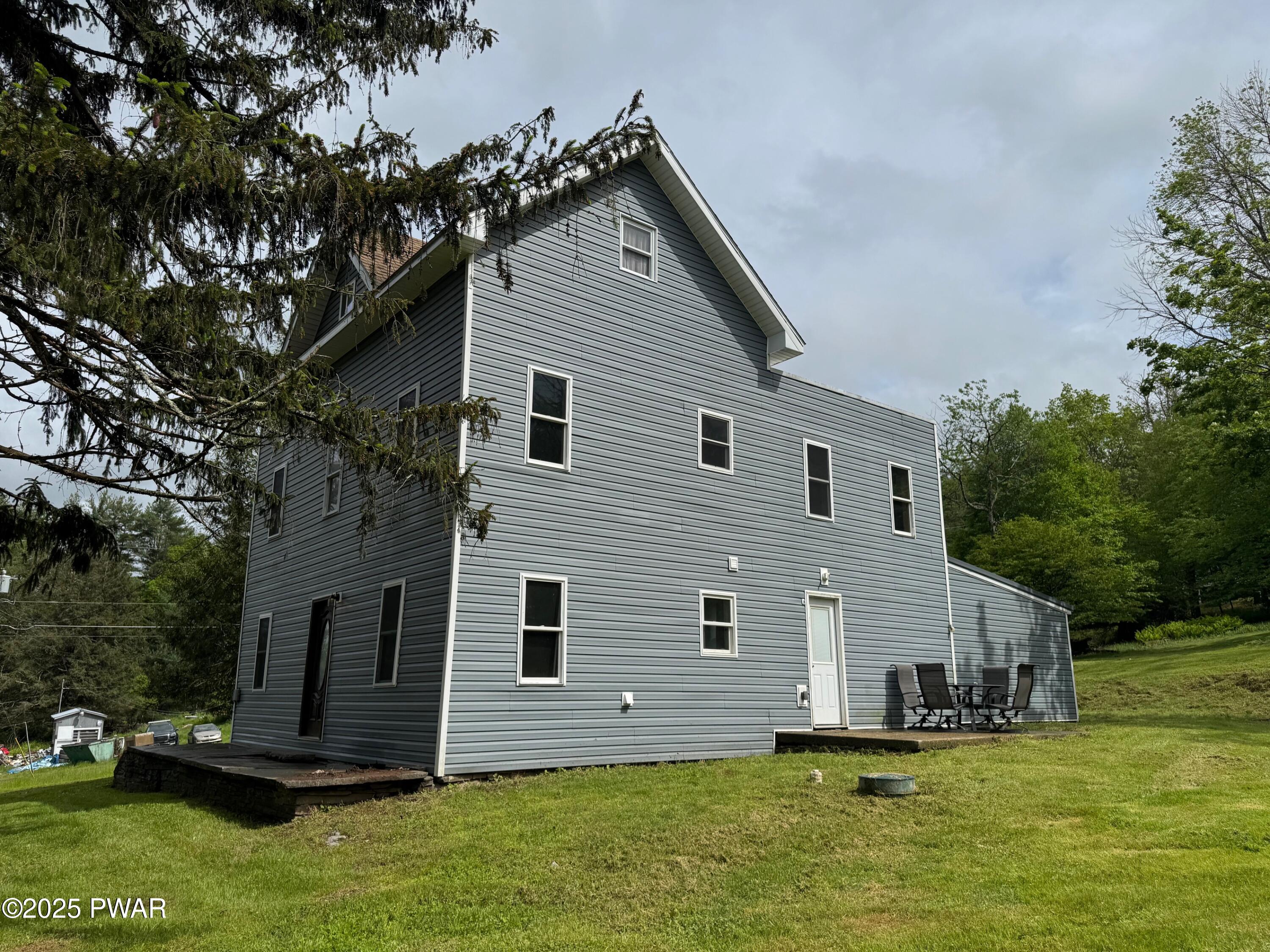 8 Kaiser Strasse, Beach Lake, Pennsylvania image 3