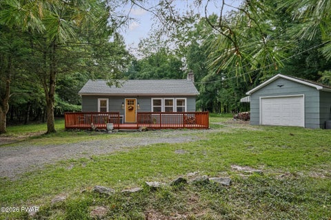 Homes For Sale - 105 Chariton Drive<br/> East Stroudsburg, PA 18301