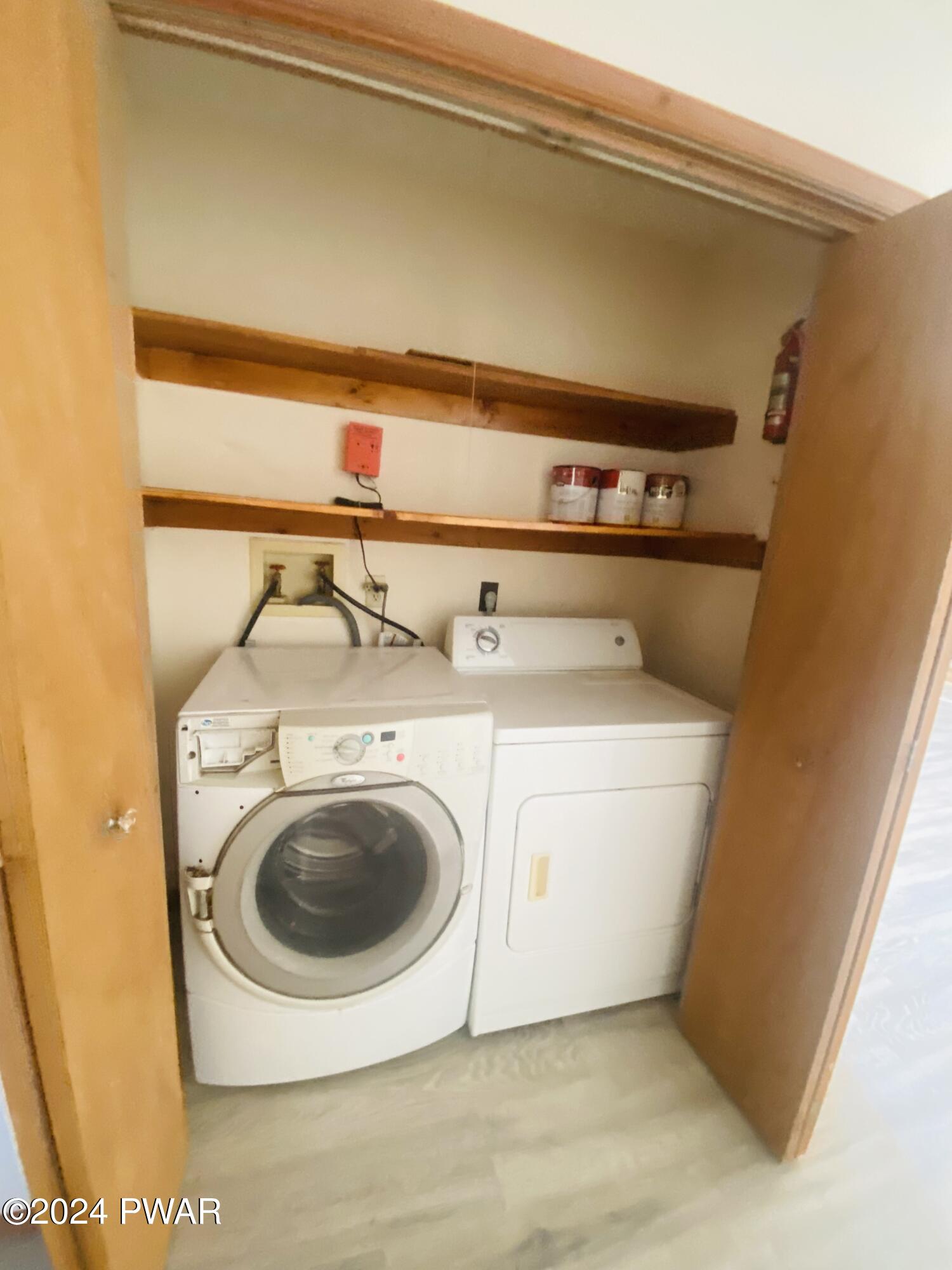 Lords Valley, Pennsylvania 18428, United States, 3 Bedrooms Bedrooms, ,2 BathroomsBathrooms,Residential,Pending,59809