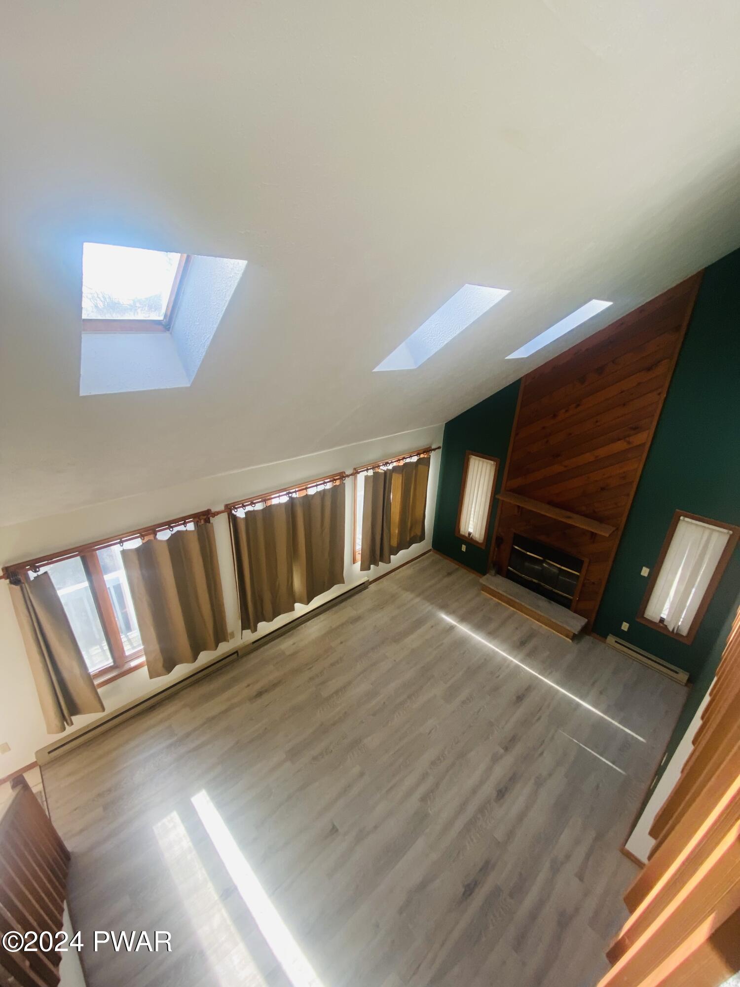 Lords Valley, Pennsylvania 18428, United States, 3 Bedrooms Bedrooms, ,2 BathroomsBathrooms,Residential,Pending,59809