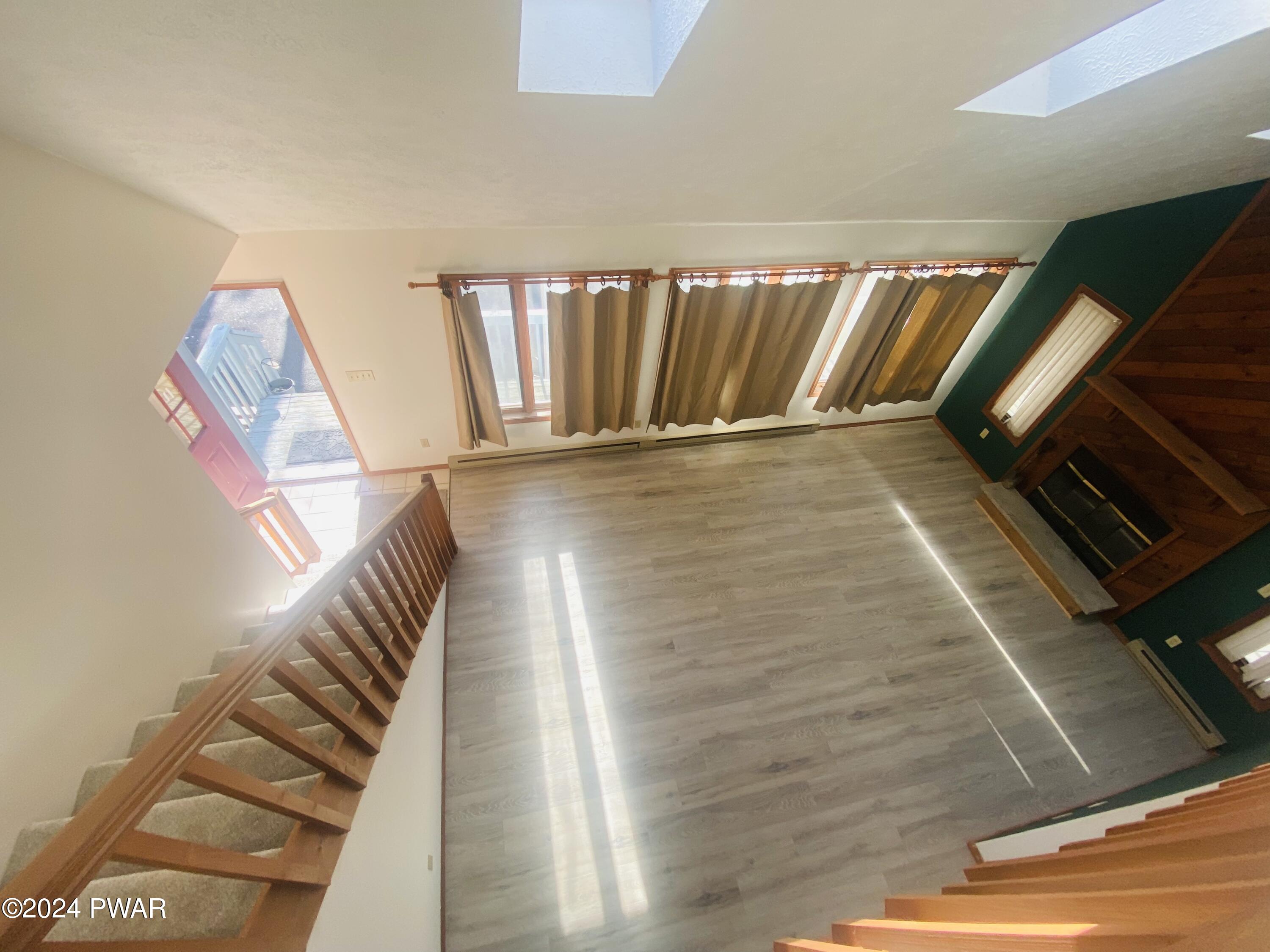 Lords Valley, Pennsylvania 18428, United States, 3 Bedrooms Bedrooms, ,2 BathroomsBathrooms,Residential,Pending,59809