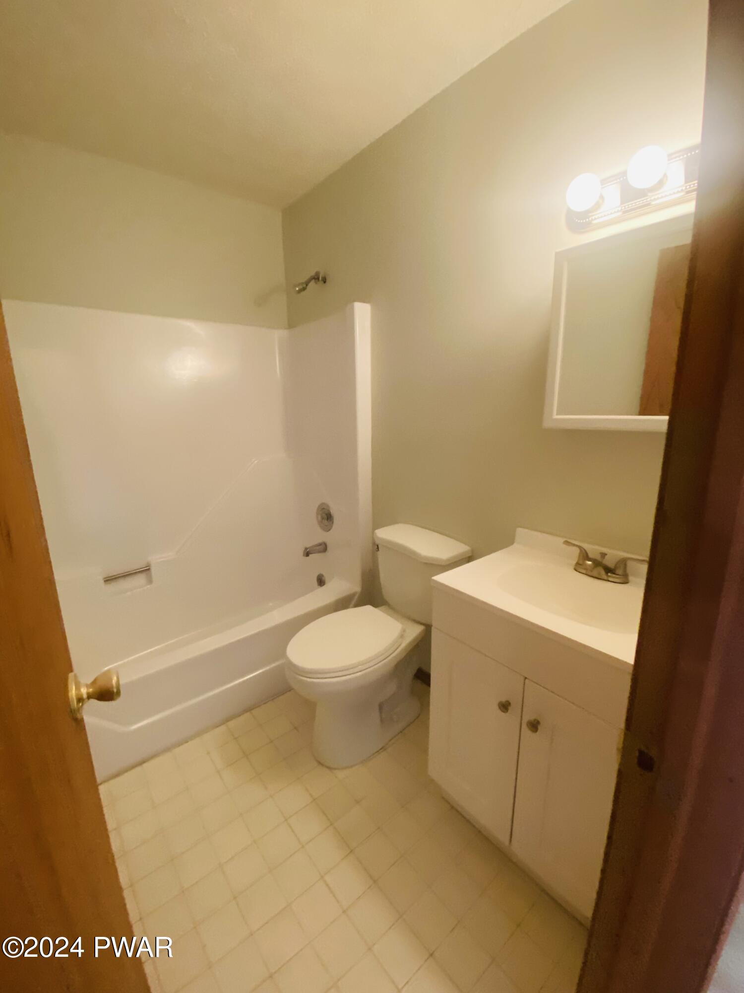 Lords Valley, Pennsylvania 18428, United States, 3 Bedrooms Bedrooms, ,2 BathroomsBathrooms,Residential,Pending,59809