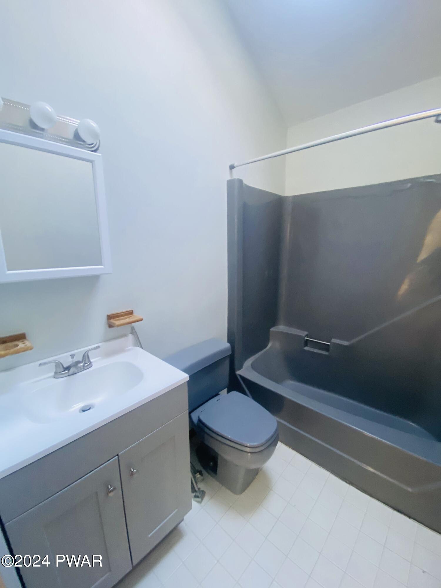 Lords Valley, Pennsylvania 18428, United States, 3 Bedrooms Bedrooms, ,2 BathroomsBathrooms,Residential,Pending,59809