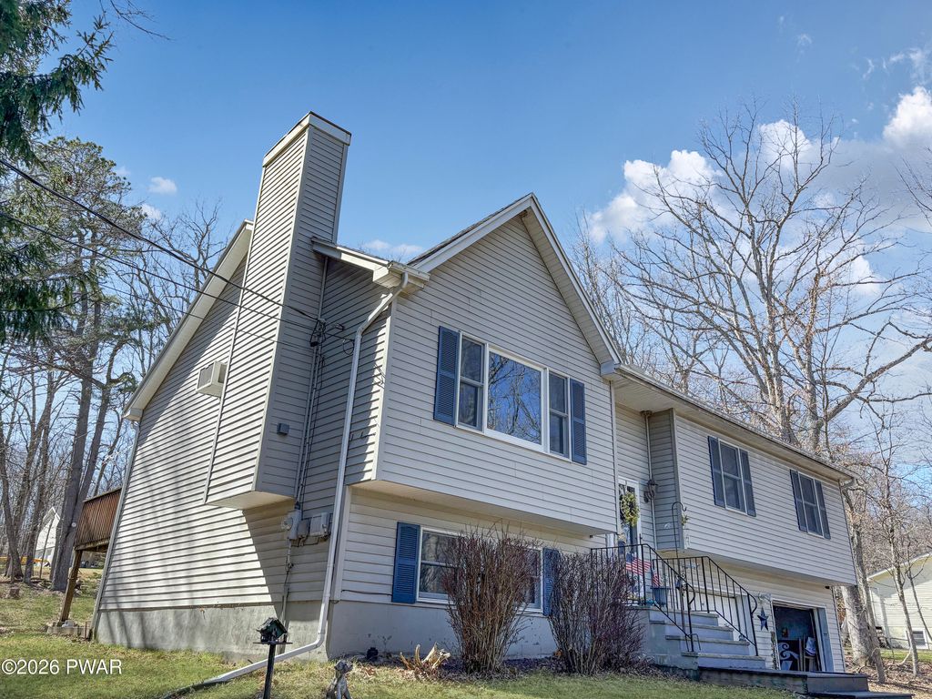 Photo of 193 Primrose Lane, Milford, PA 18337 (MLS # PW260865)
