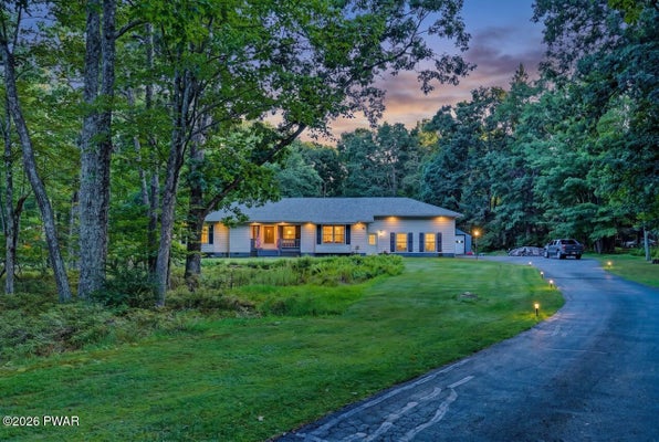 802 JEFFERSON CT, HAWLEY, PA 18428 - Image aadfb38ed5300a9fdf0fbabec1ccb7d7/3779154798