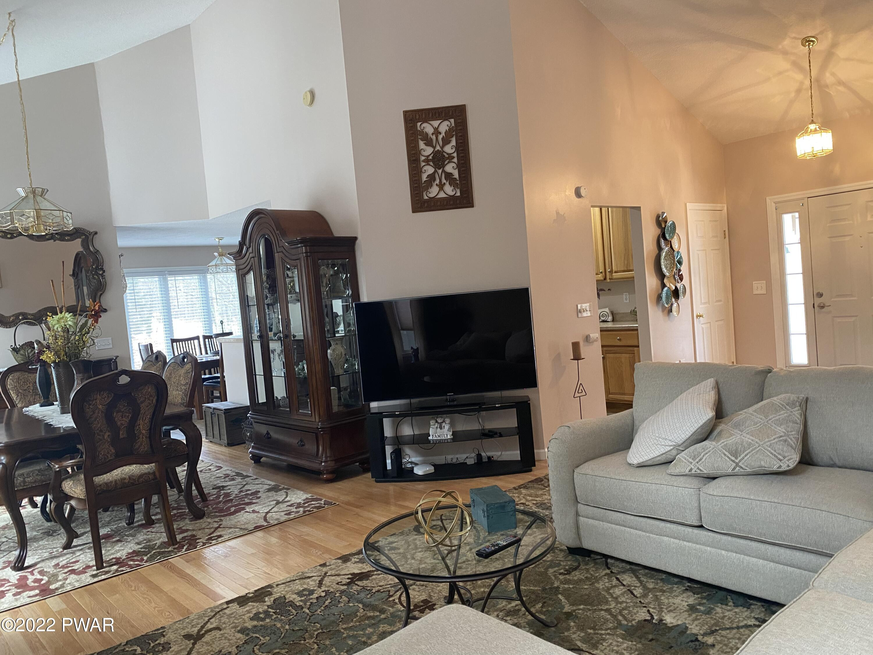 Lords Valley, Pennsylvania 18428, United States, 3 Bedrooms Bedrooms, ,2 BathroomsBathrooms,Residential,Active,68940