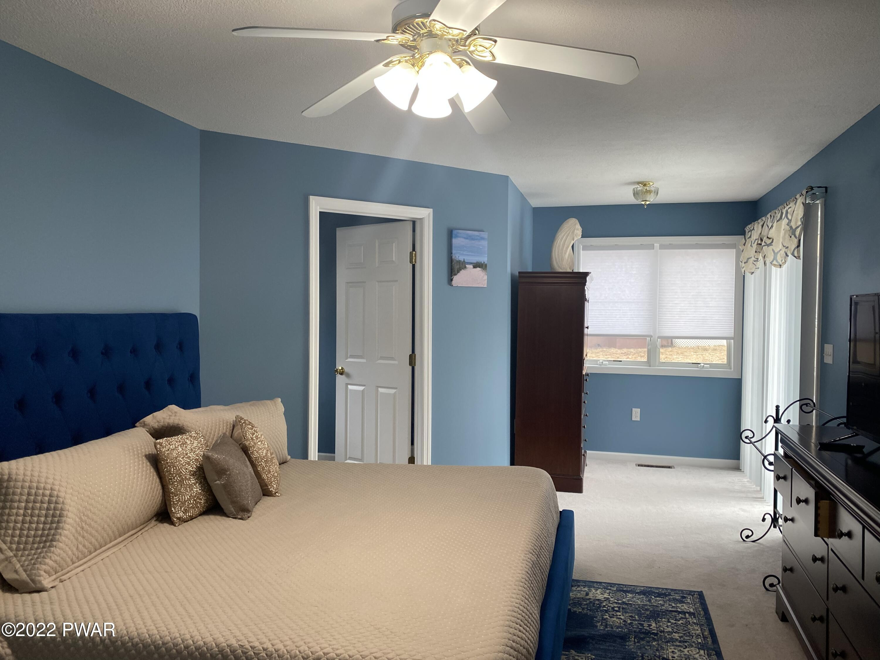 Lords Valley, Pennsylvania 18428, United States, 3 Bedrooms Bedrooms, ,2 BathroomsBathrooms,Residential,Active,68940