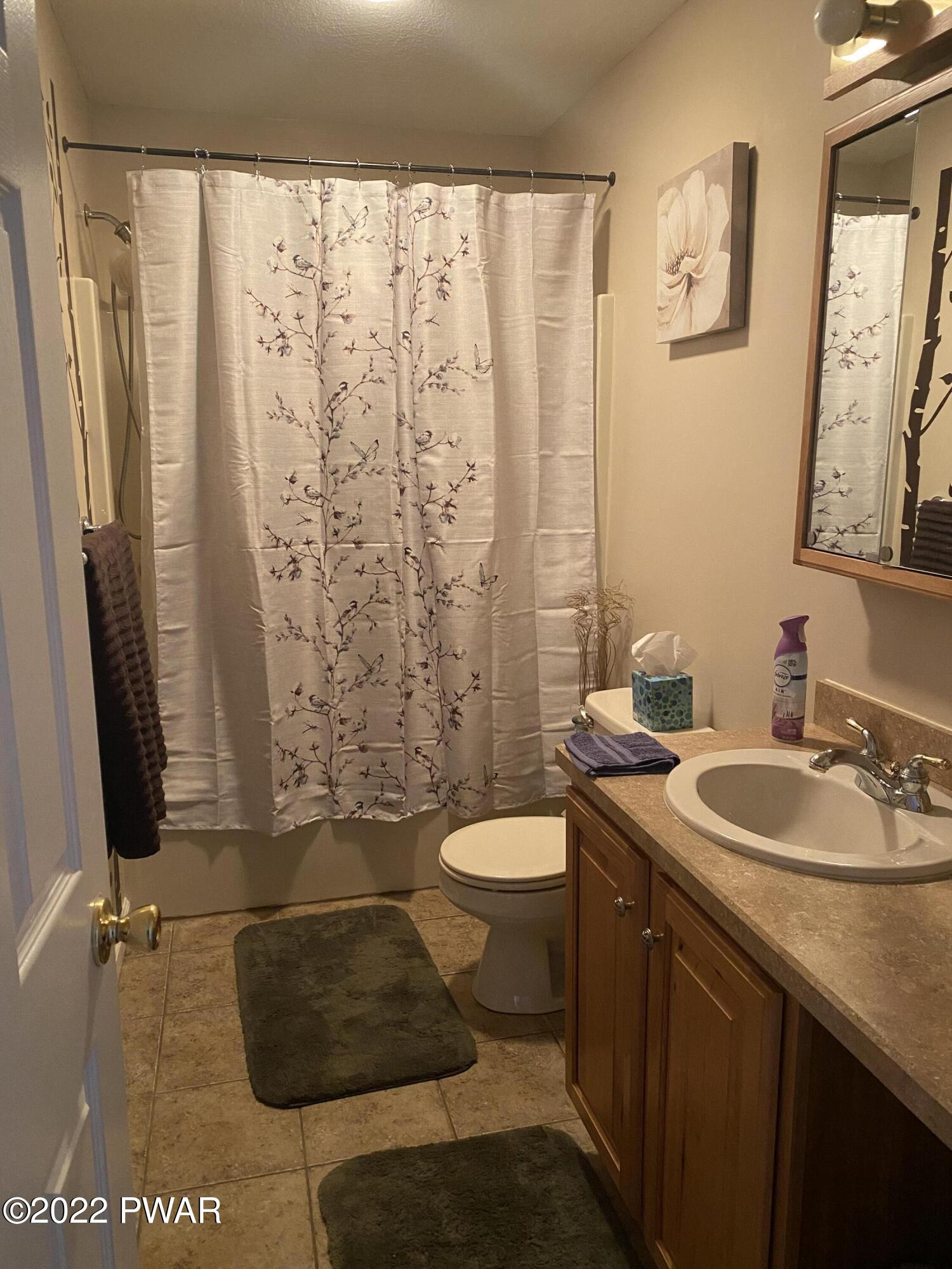 Lords Valley, Pennsylvania 18428, United States, 3 Bedrooms Bedrooms, ,2 BathroomsBathrooms,Residential,Active,68940