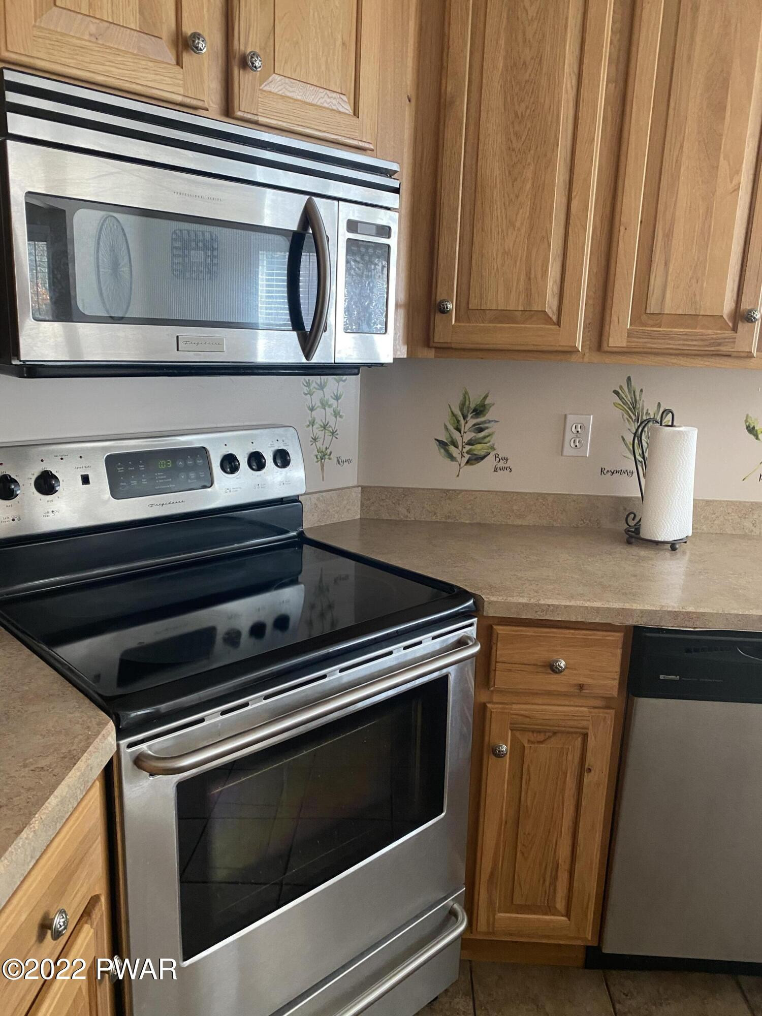 Lords Valley, Pennsylvania 18428, United States, 3 Bedrooms Bedrooms, ,2 BathroomsBathrooms,Residential,Active,68940