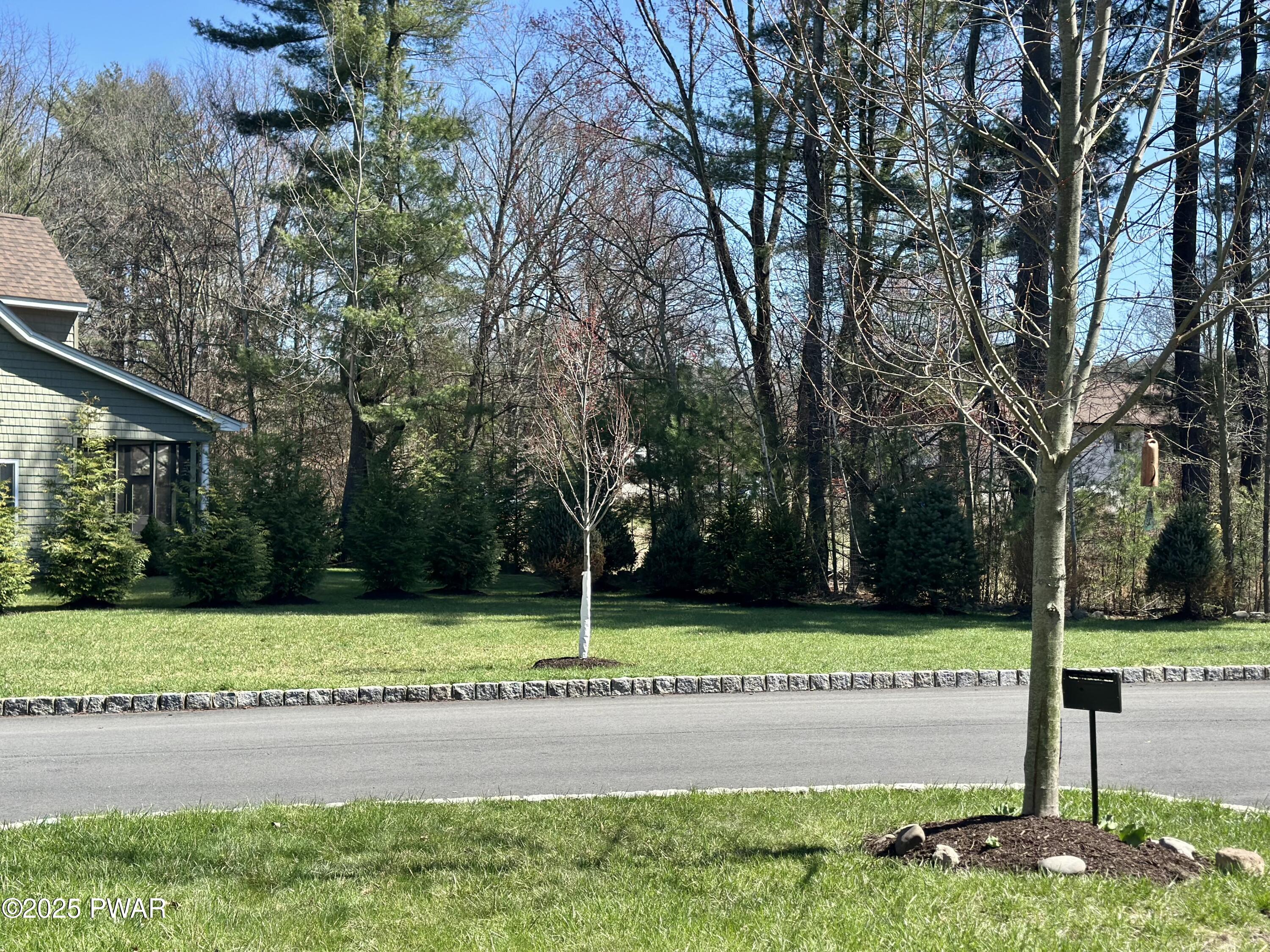 603 Macintosh Way, Matamoras, Pennsylvania image 2